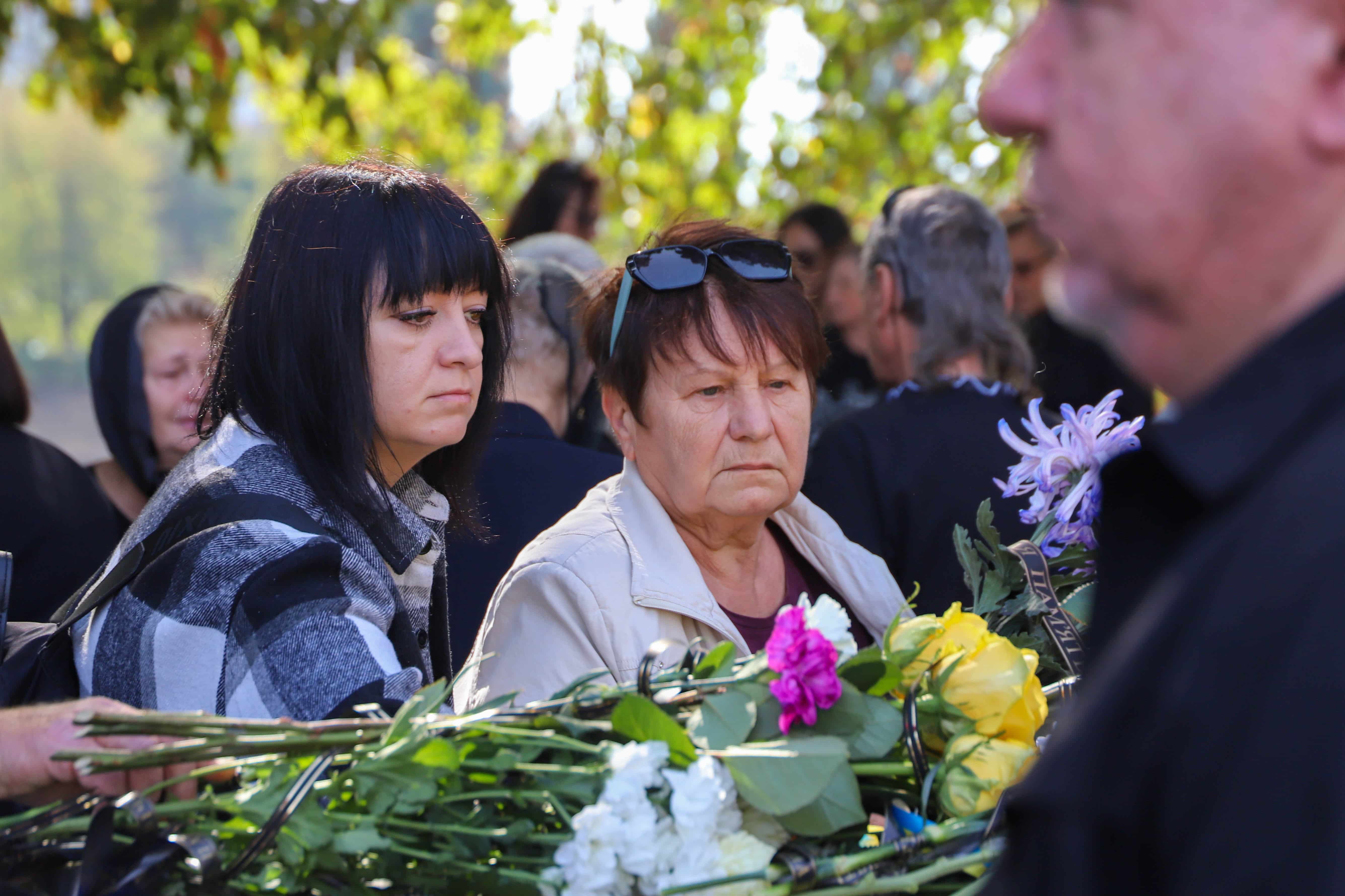 В Ужгороді сьогодні попрощалися зі ще одним захисником – 46-річним старшим сержантом Віталієм Черваком