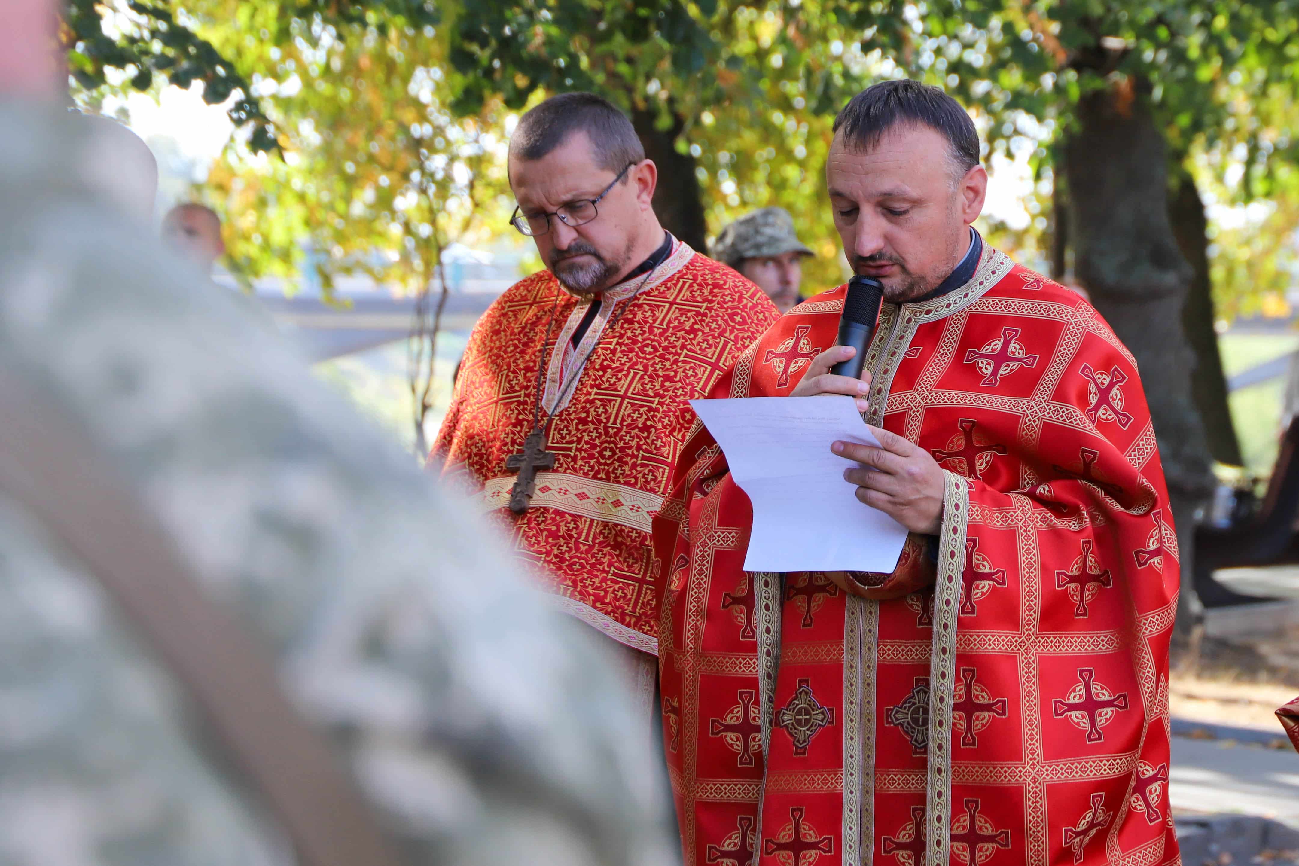В Ужгороді сьогодні попрощалися зі ще одним захисником – 46-річним старшим сержантом Віталієм Черваком