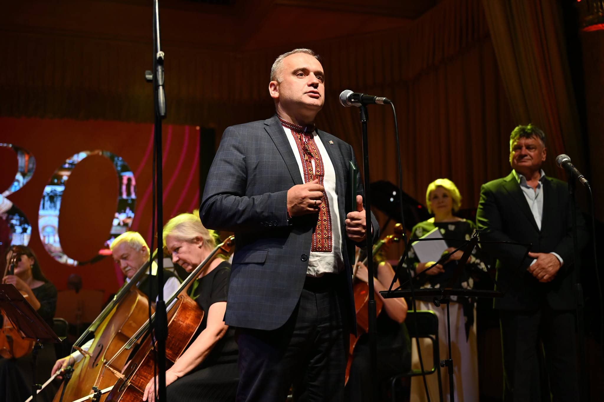 Закарпатська обласна філармонія відзначила 80-річчя творчої діяльності ювілейним концертом