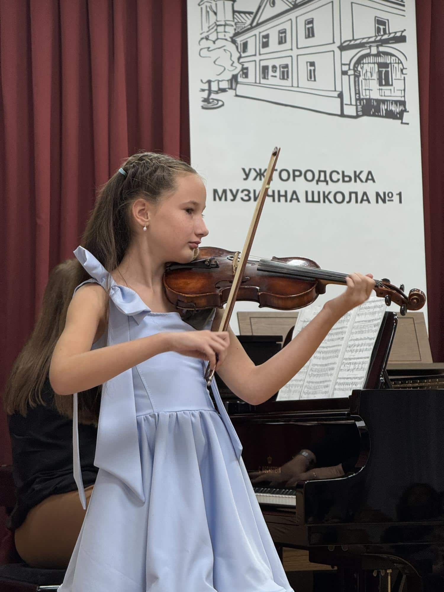 В оновленій залі Ужгородської музичної школи №1 відкрили новий концертний сезон