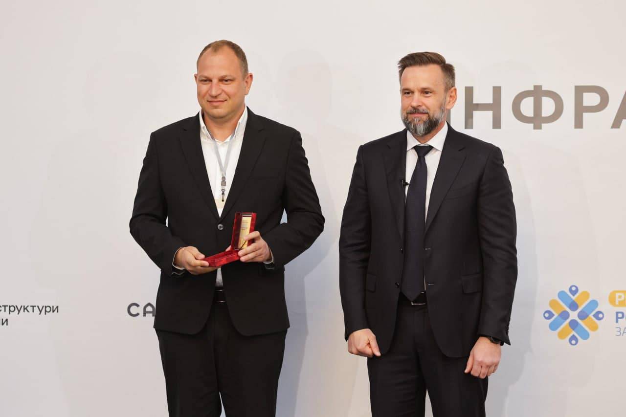 Заступник міського голови Ужгорода Іван Завидняк отримав почесне звання «Заслужений юрист України»