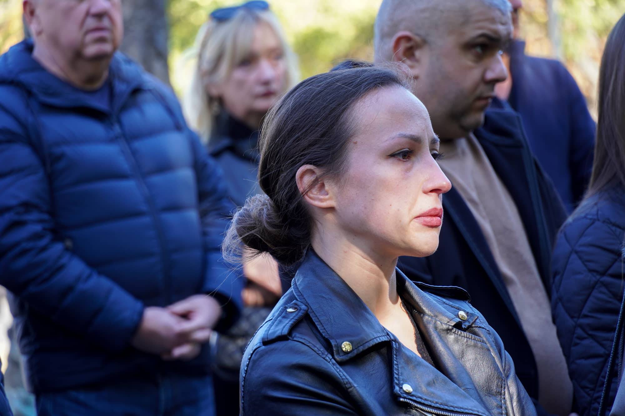 В Ужгороді сьогодні провели в останню земну дорогу полеглого захисника – 36-річного майстер-сержанта Володимира Славича