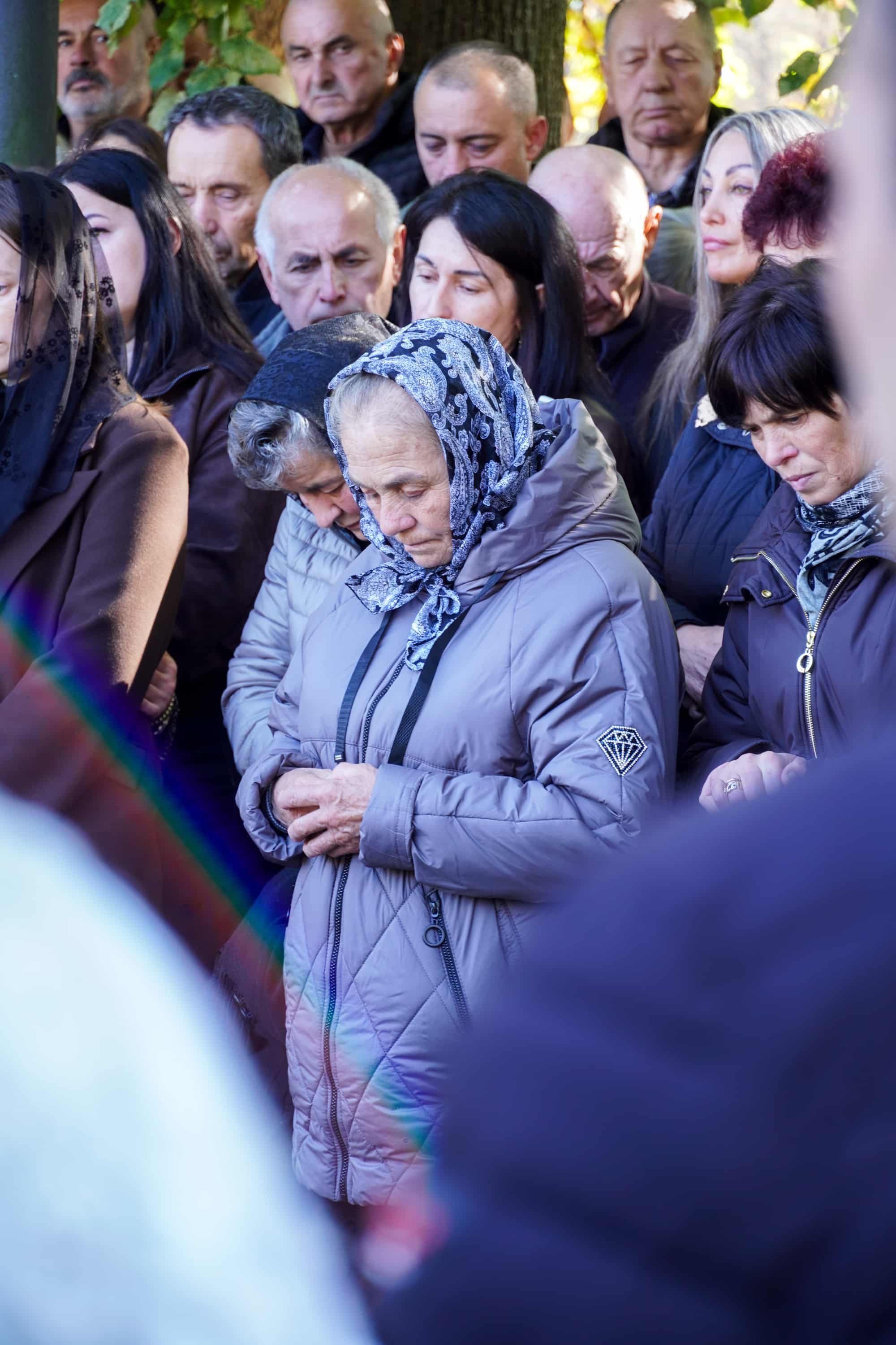 В Ужгороді сьогодні провели в останню земну дорогу полеглого захисника – 36-річного майстер-сержанта Володимира Славича