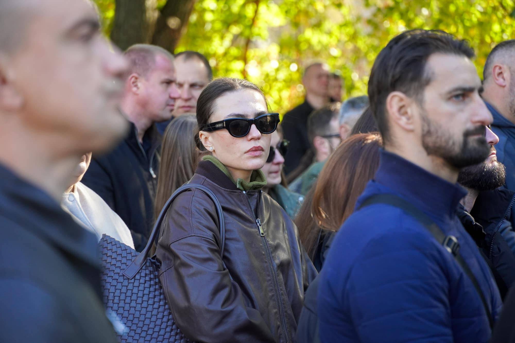 В Ужгороді сьогодні провели в останню земну дорогу полеглого захисника – 36-річного майстер-сержанта Володимира Славича