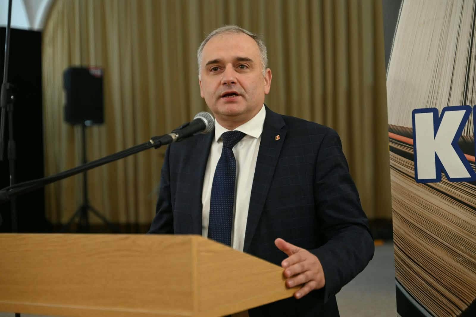 В Ужгороді стартувала XV ювілейна виставка-ярмарок «Книга-фест 2026»