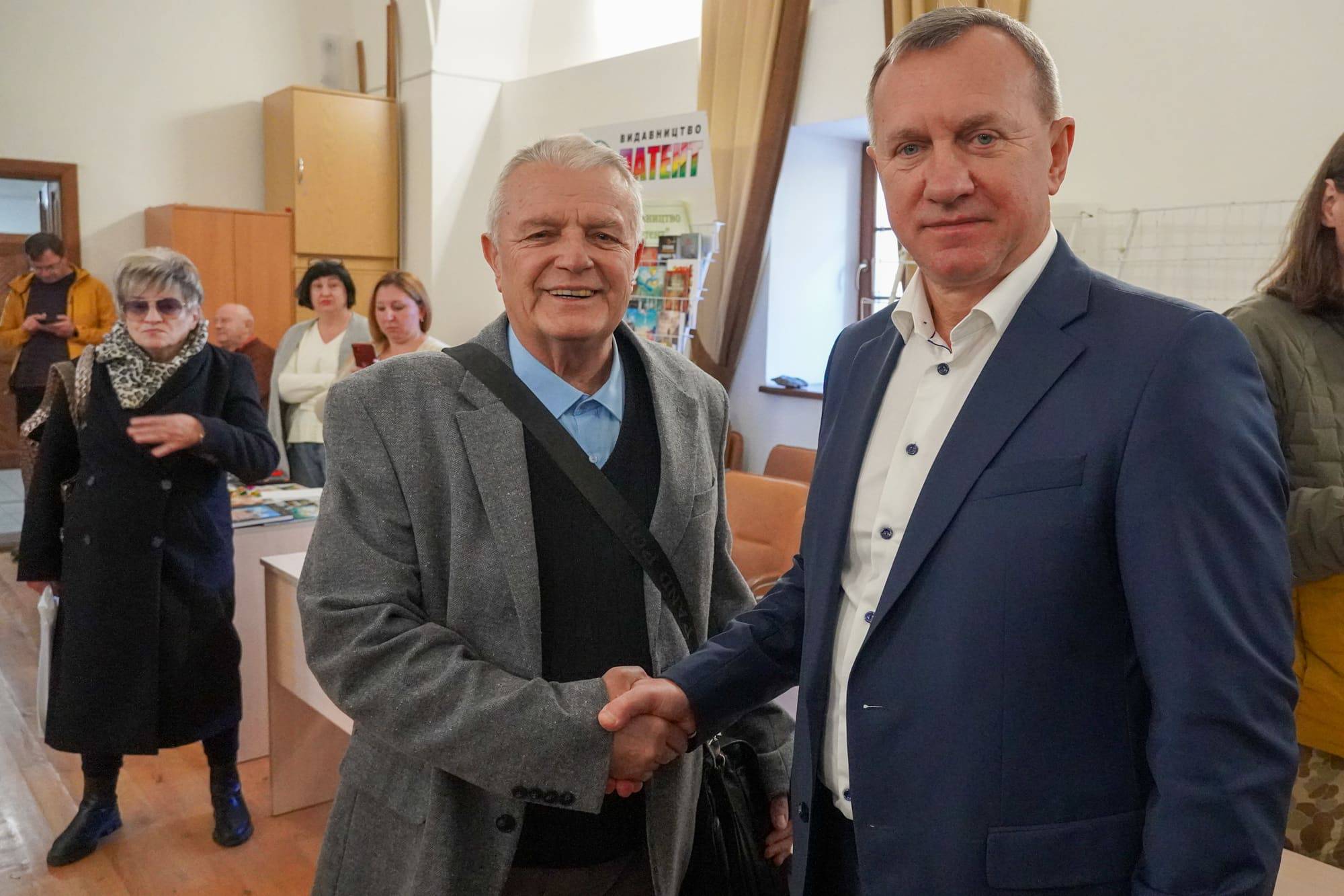 В Ужгороді стартувала XV ювілейна виставка-ярмарок «Книга-фест 2026»