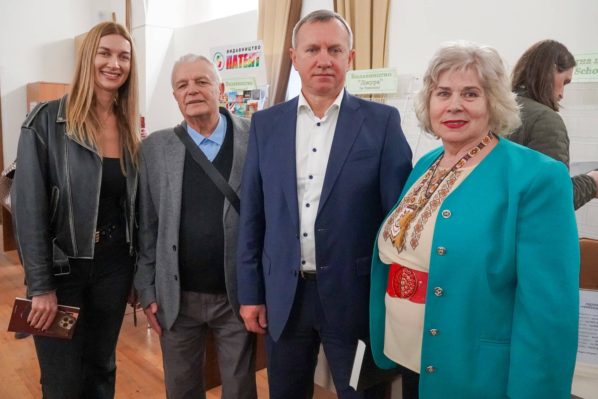 В Ужгороді стартувала XV ювілейна виставка-ярмарок «Книга-фест 2026»