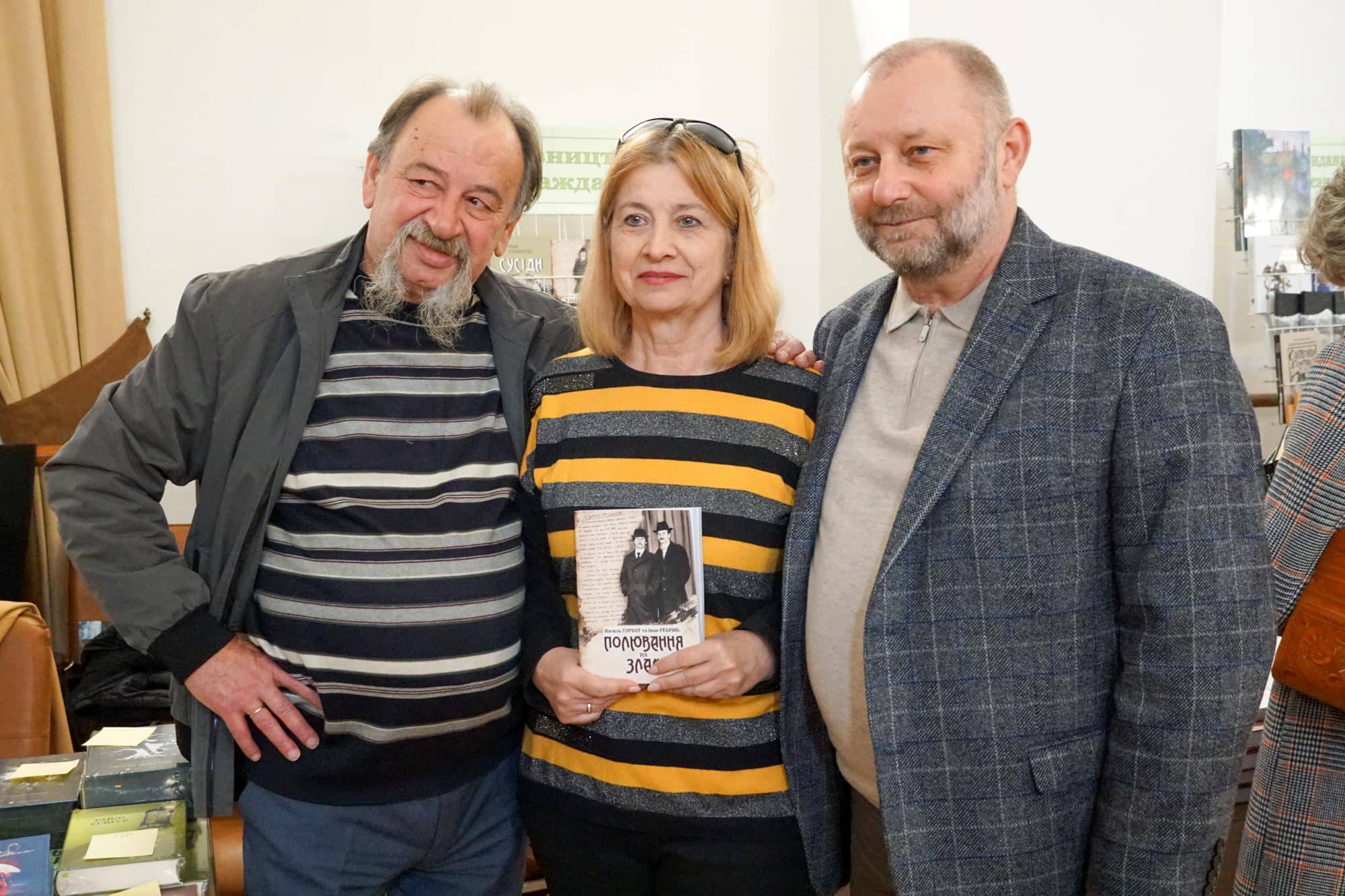 В Ужгороді стартувала XV ювілейна виставка-ярмарок «Книга-фест 2026»
