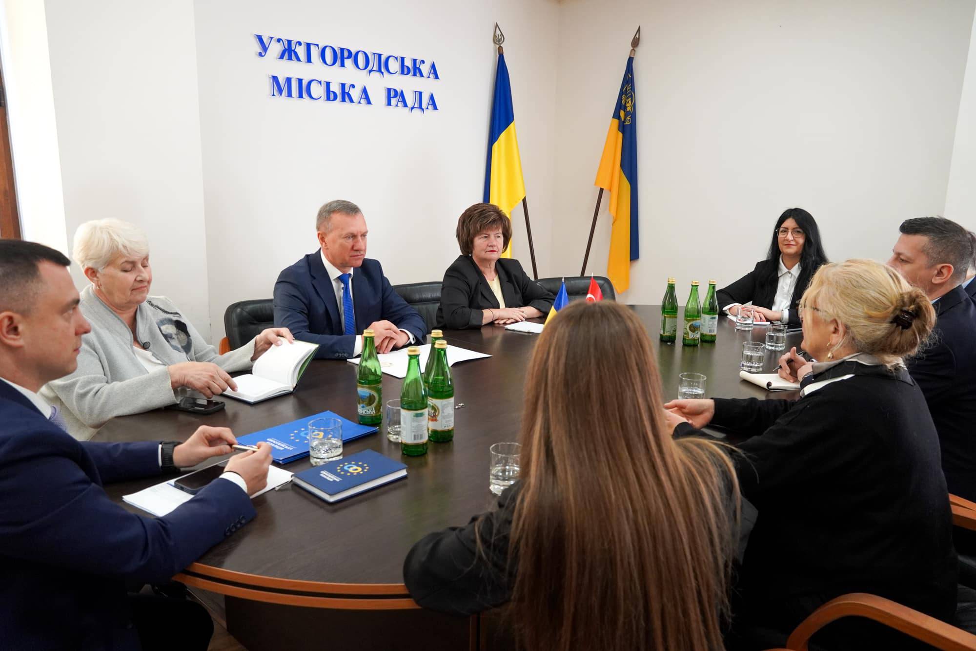 Богдан Андріїв зустрівся з Надзвичайним і Повноважним Послом Турецької Республіки в Україні Фатмою Джерен Язган: обговорили перспективи співпраці