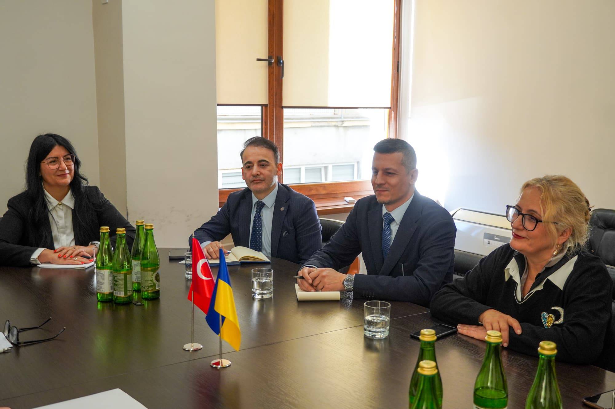 Богдан Андріїв зустрівся з Надзвичайним і Повноважним Послом Турецької Республіки в Україні Фатмою Джерен Язган: обговорили перспективи співпраці