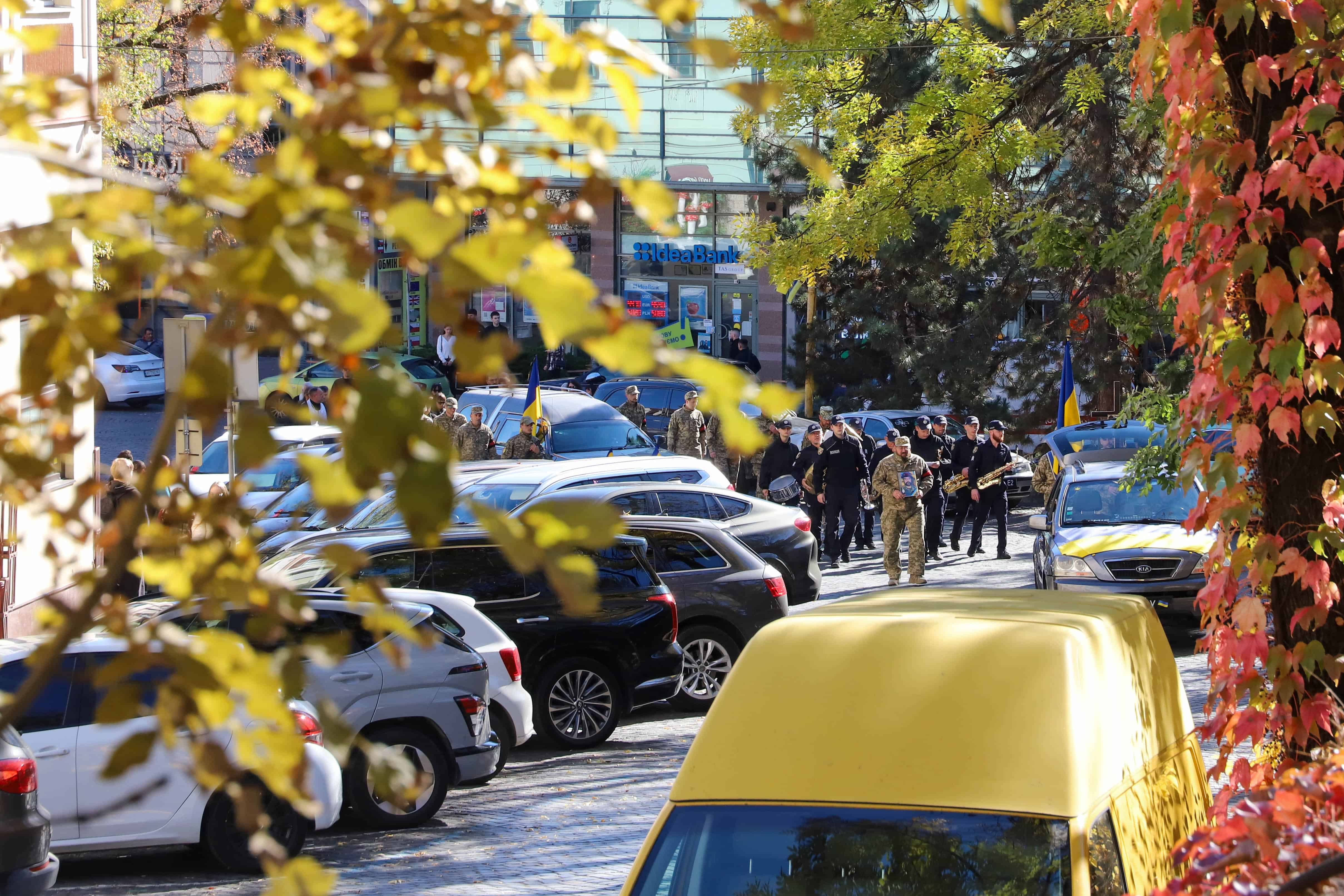 В Ужгороді сьогодні попрощалися зі ще одним захисником – 38-річним солдатом Юрієм Грицаком