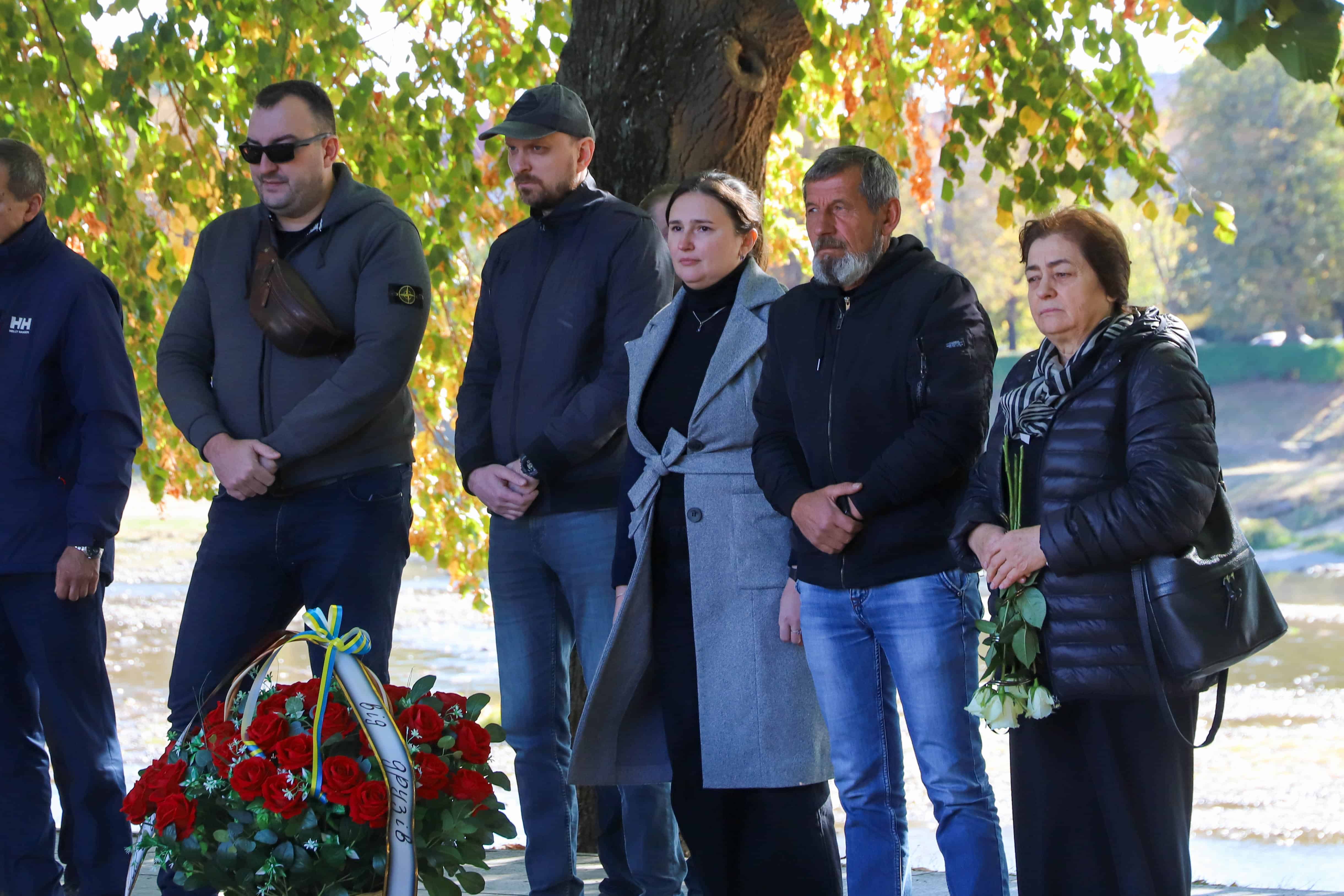 В Ужгороді сьогодні попрощалися зі ще одним захисником – 38-річним солдатом Юрієм Грицаком