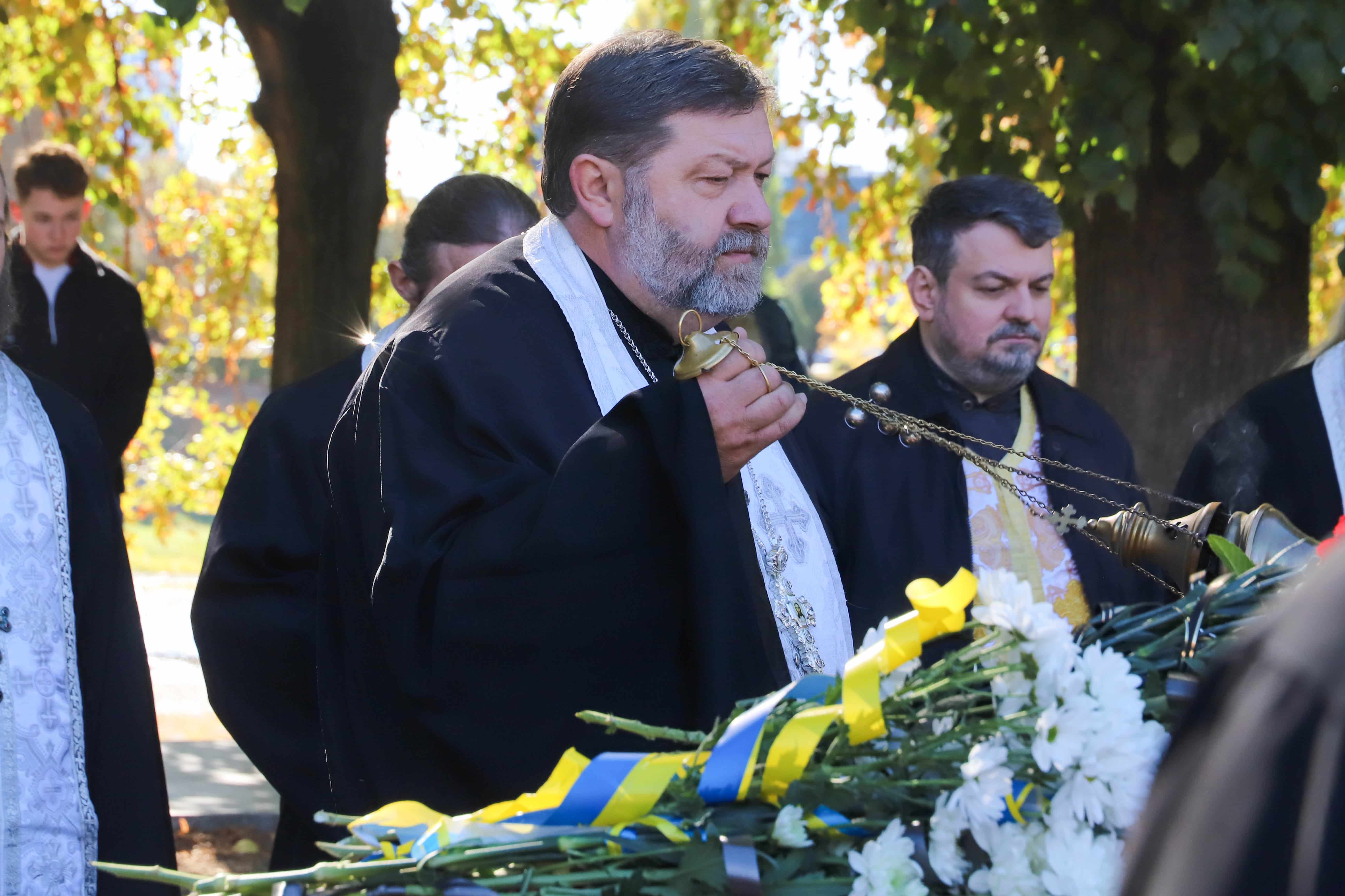 В Ужгороді сьогодні попрощалися зі ще одним захисником – 38-річним солдатом Юрієм Грицаком