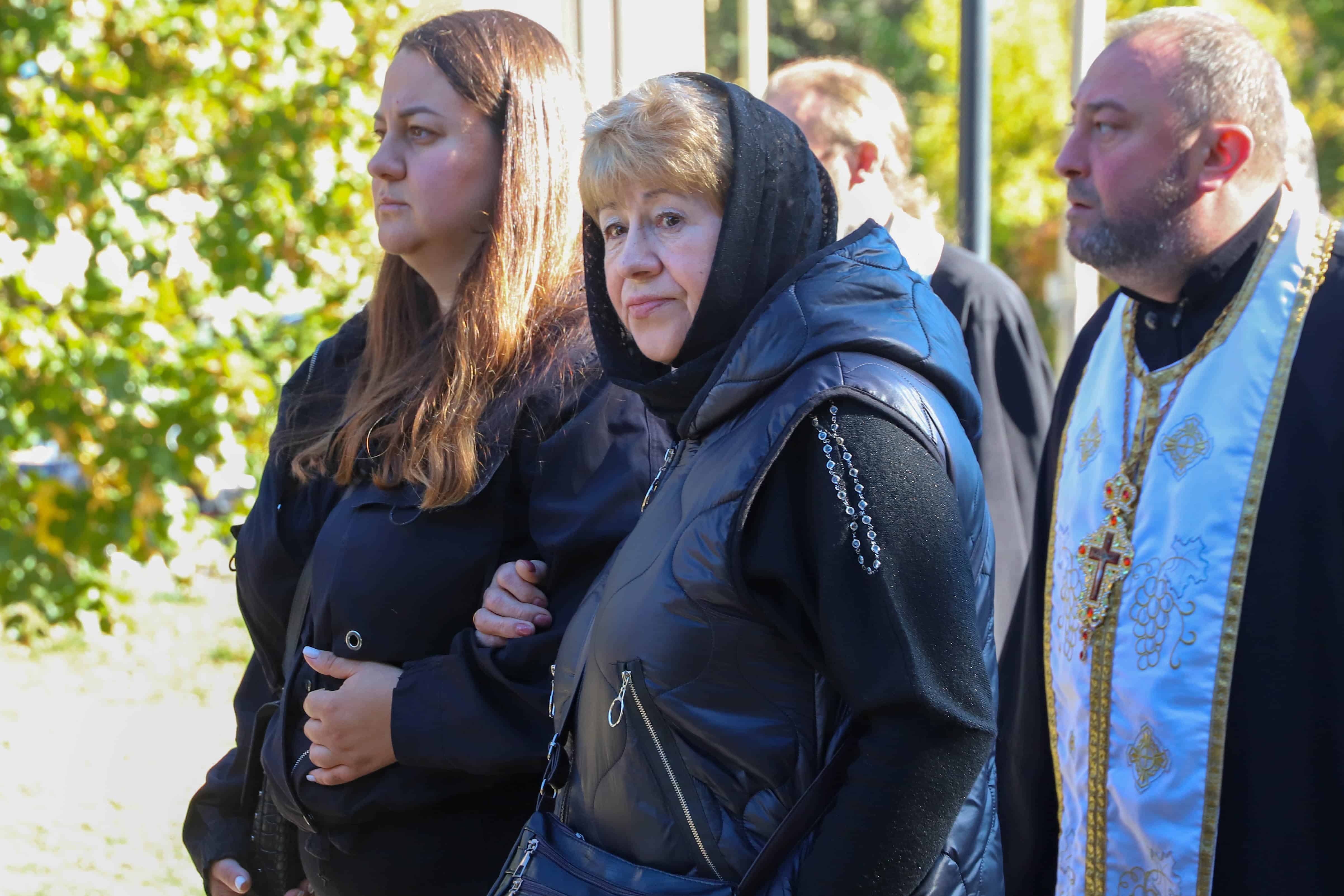 В Ужгороді сьогодні попрощалися зі ще одним захисником – 38-річним солдатом Юрієм Грицаком