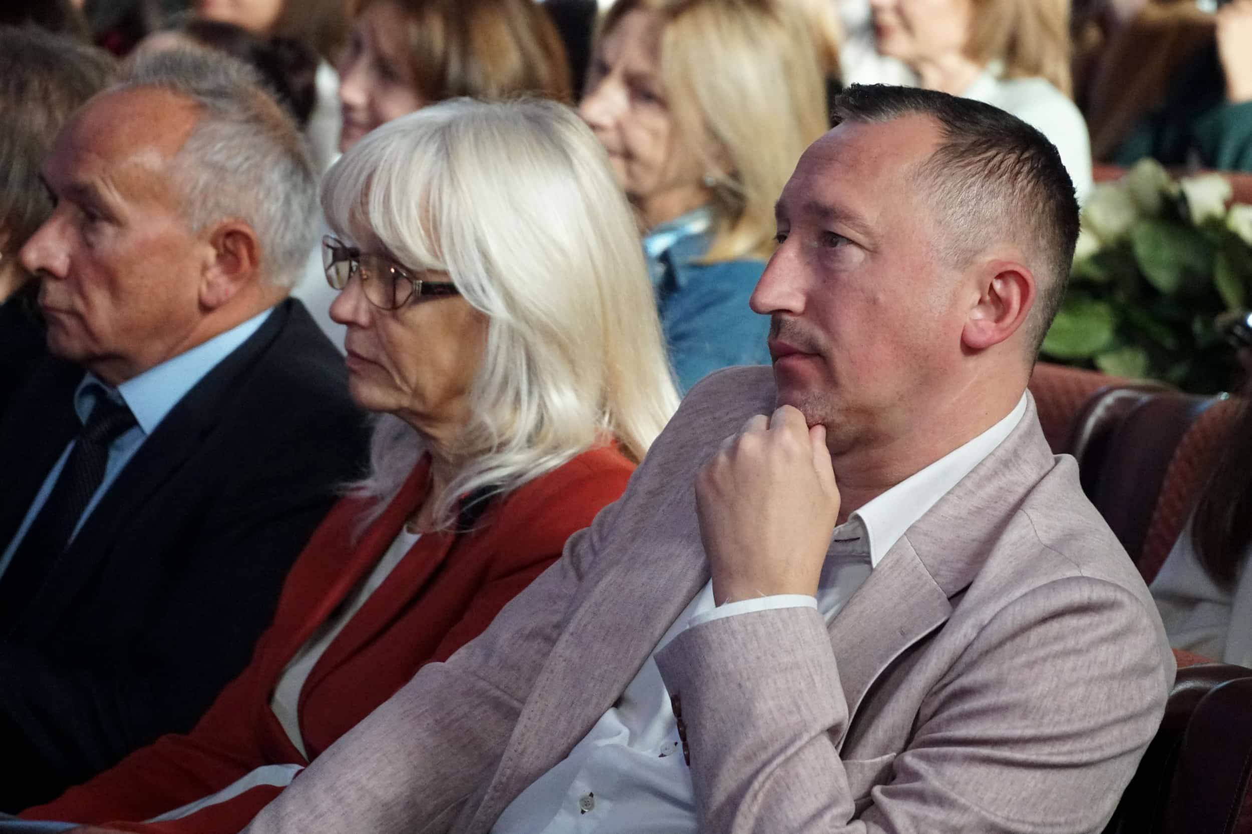 Ужгородській швейній фабриці – 80 років