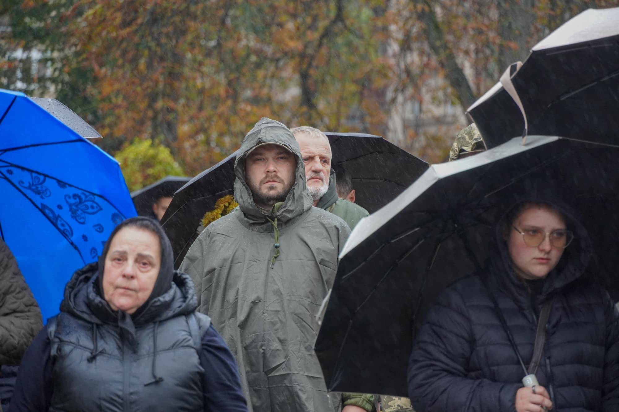 Із 57-річним капітаном, бортовим авіаційним техніком вертолітної ланки військової частини А3913 Віталієм Дору попрощалися сьогодні в Ужгороді