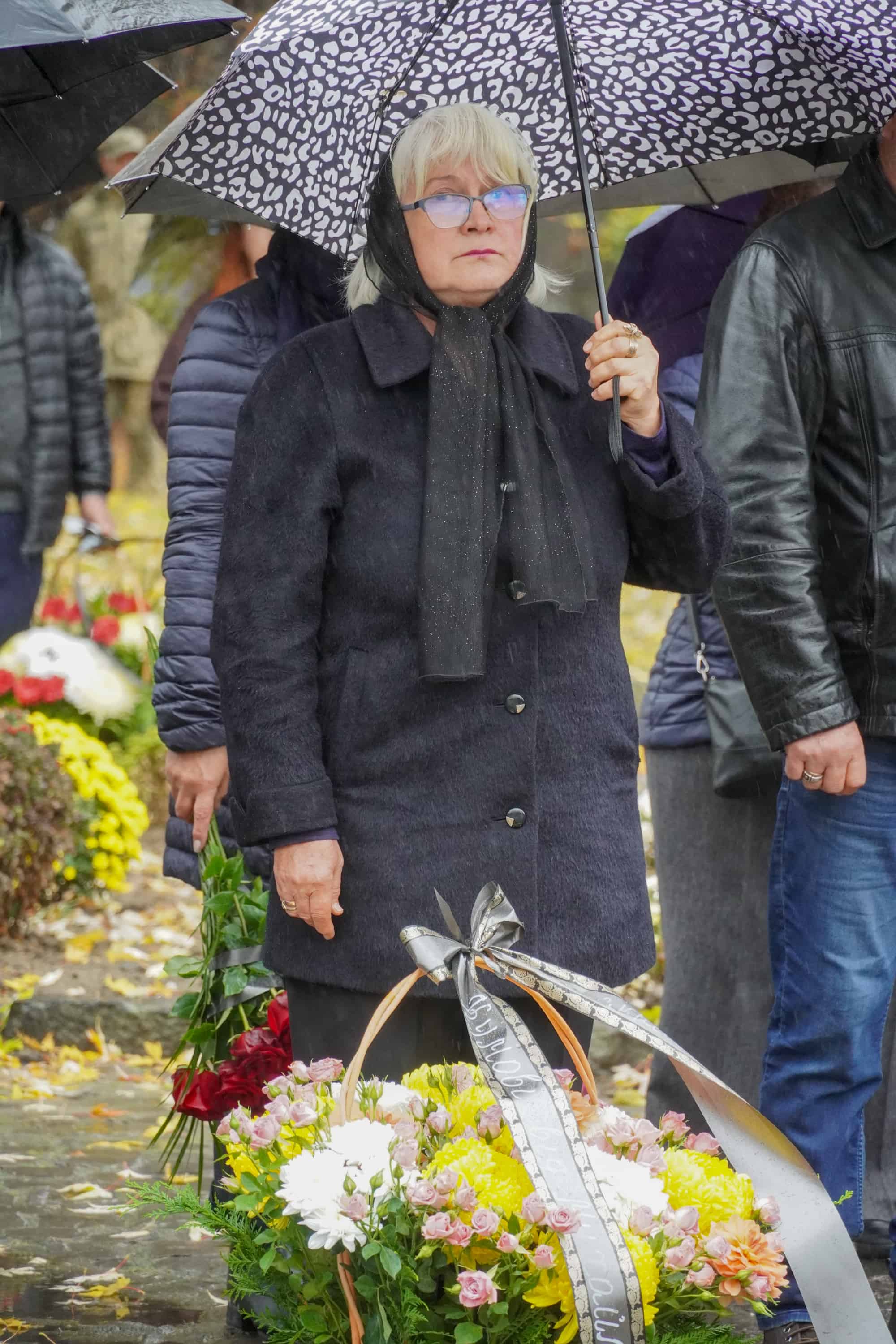 Із 57-річним капітаном, бортовим авіаційним техніком вертолітної ланки військової частини А3913 Віталієм Дору попрощалися сьогодні в Ужгороді