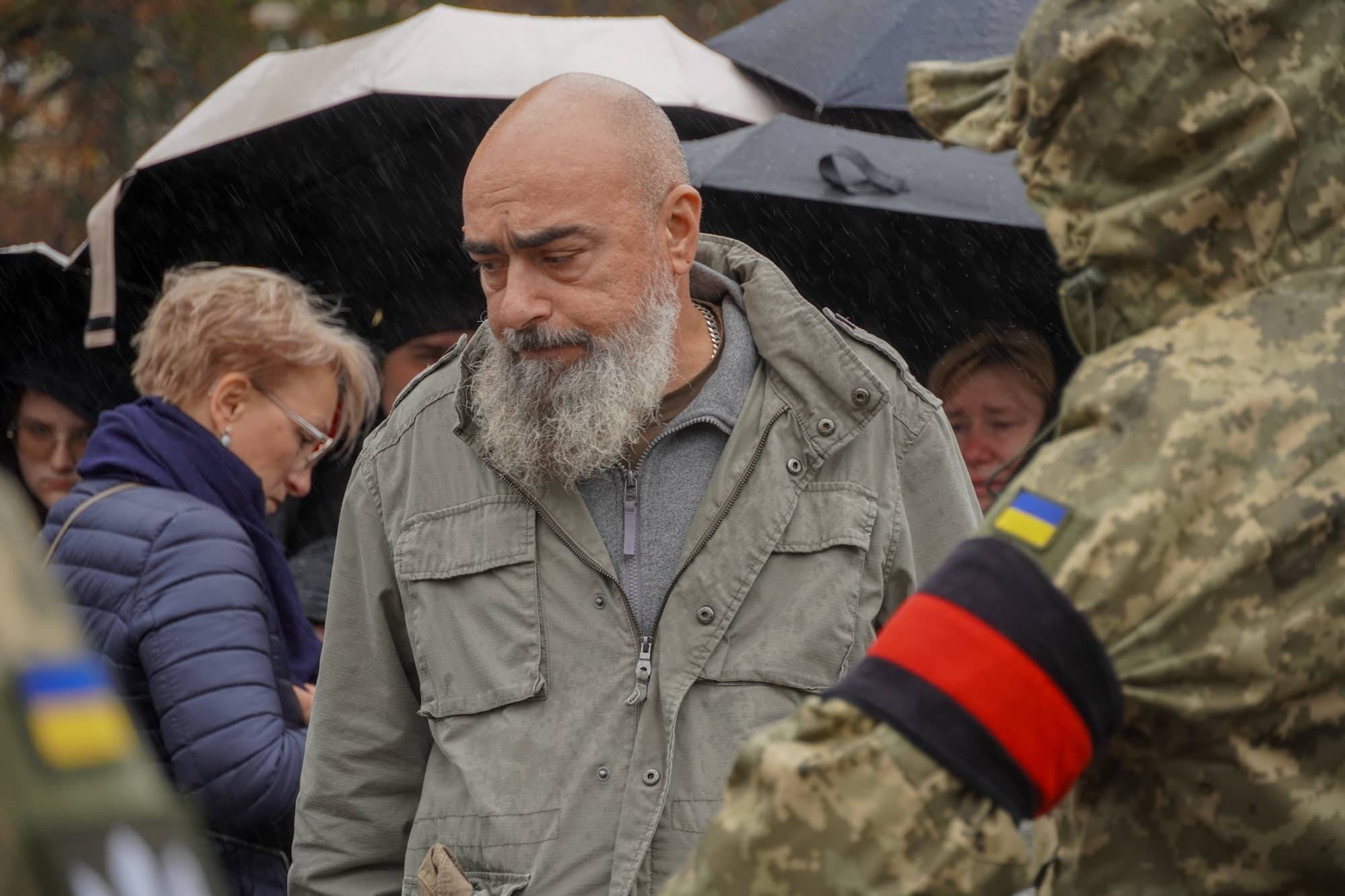 Із 57-річним капітаном, бортовим авіаційним техніком вертолітної ланки військової частини А3913 Віталієм Дору попрощалися сьогодні в Ужгороді