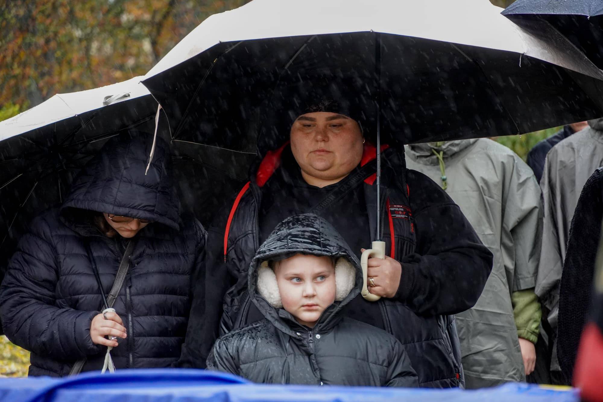 Із 57-річним капітаном, бортовим авіаційним техніком вертолітної ланки військової частини А3913 Віталієм Дору попрощалися сьогодні в Ужгороді