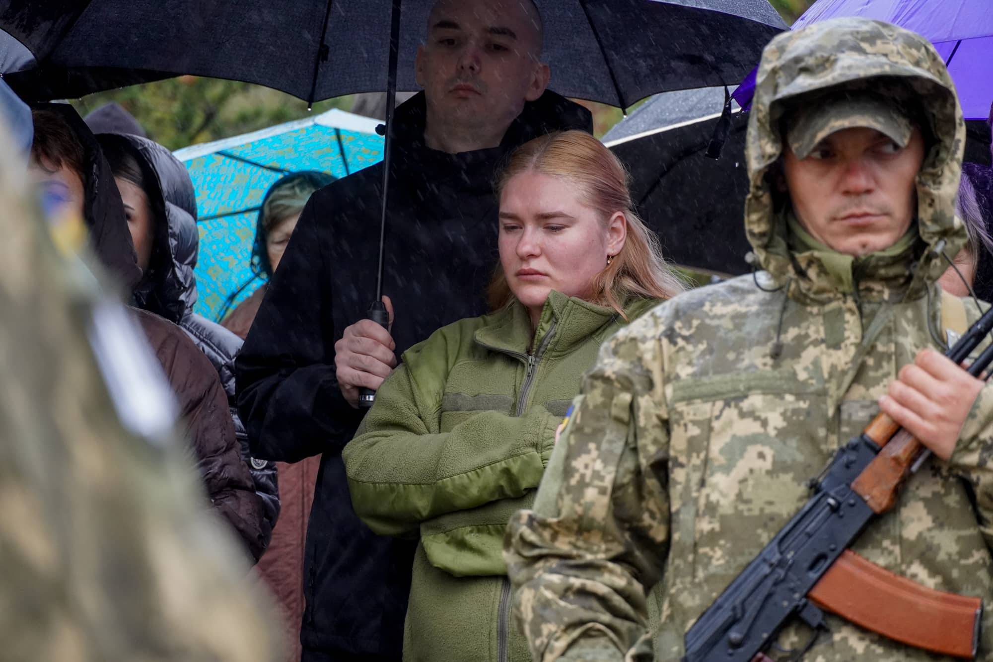 Із 57-річним капітаном, бортовим авіаційним техніком вертолітної ланки військової частини А3913 Віталієм Дору попрощалися сьогодні в Ужгороді