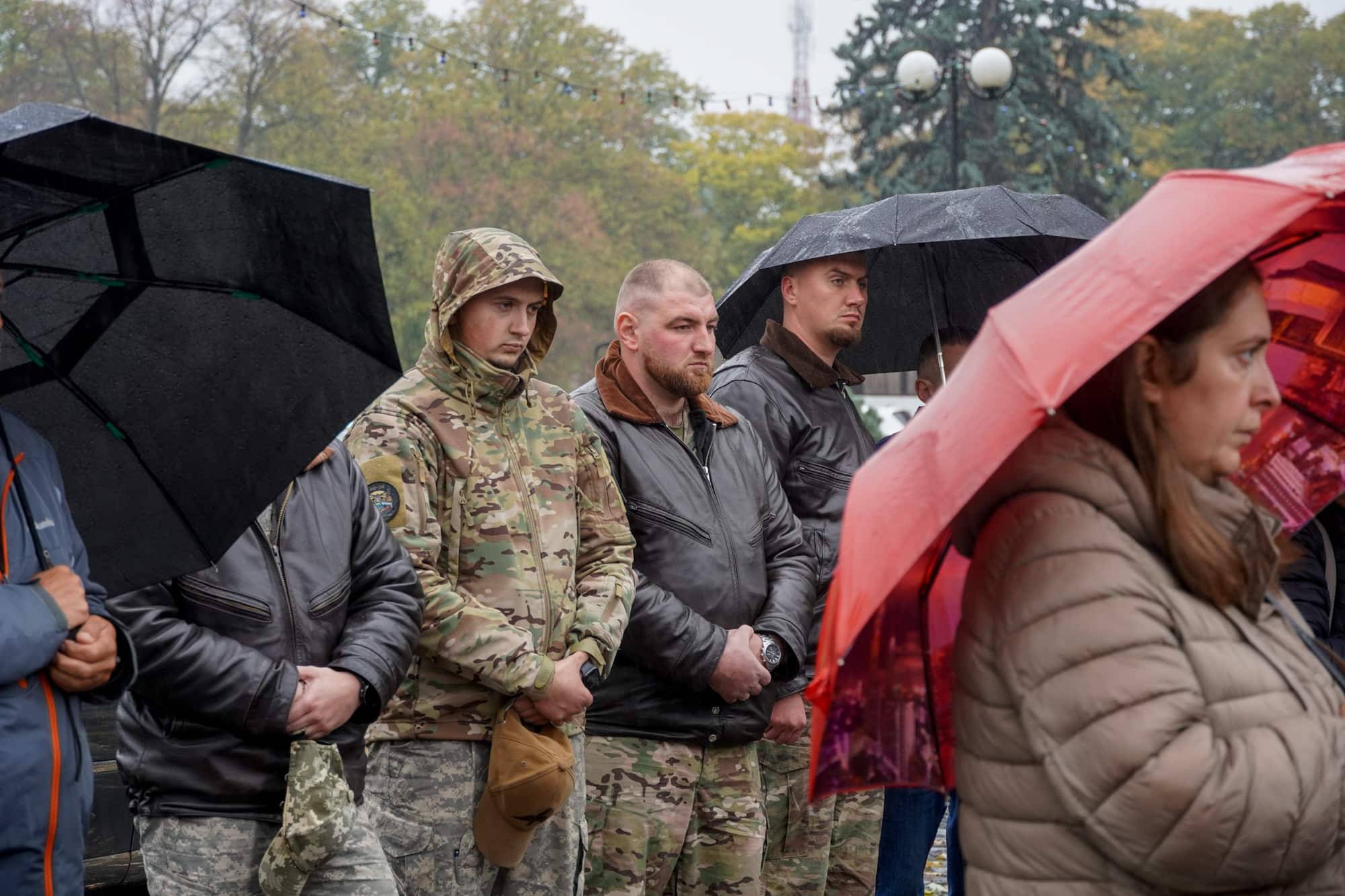 Із 57-річним капітаном, бортовим авіаційним техніком вертолітної ланки військової частини А3913 Віталієм Дору попрощалися сьогодні в Ужгороді