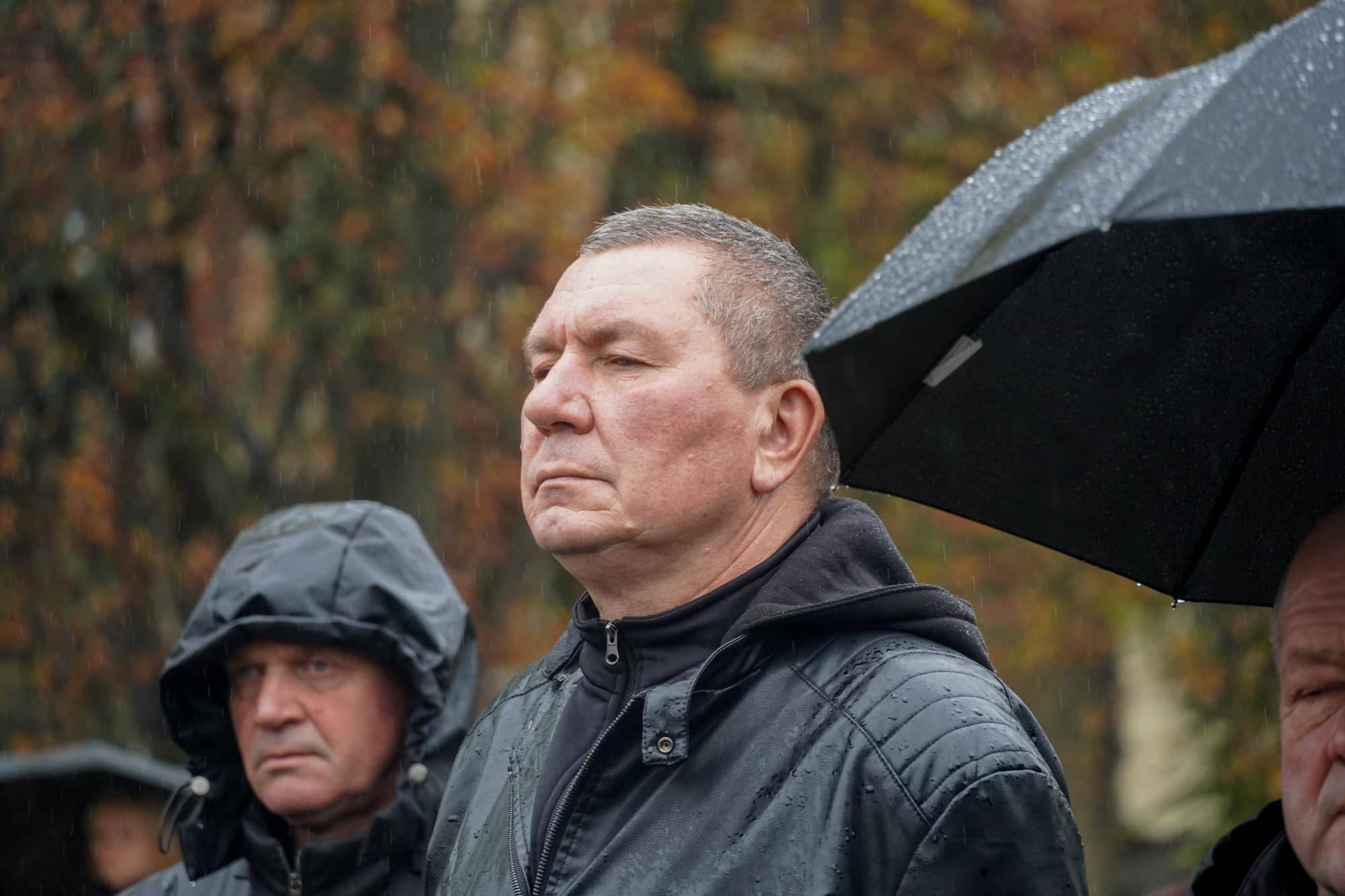 Із 57-річним капітаном, бортовим авіаційним техніком вертолітної ланки військової частини А3913 Віталієм Дору попрощалися сьогодні в Ужгороді