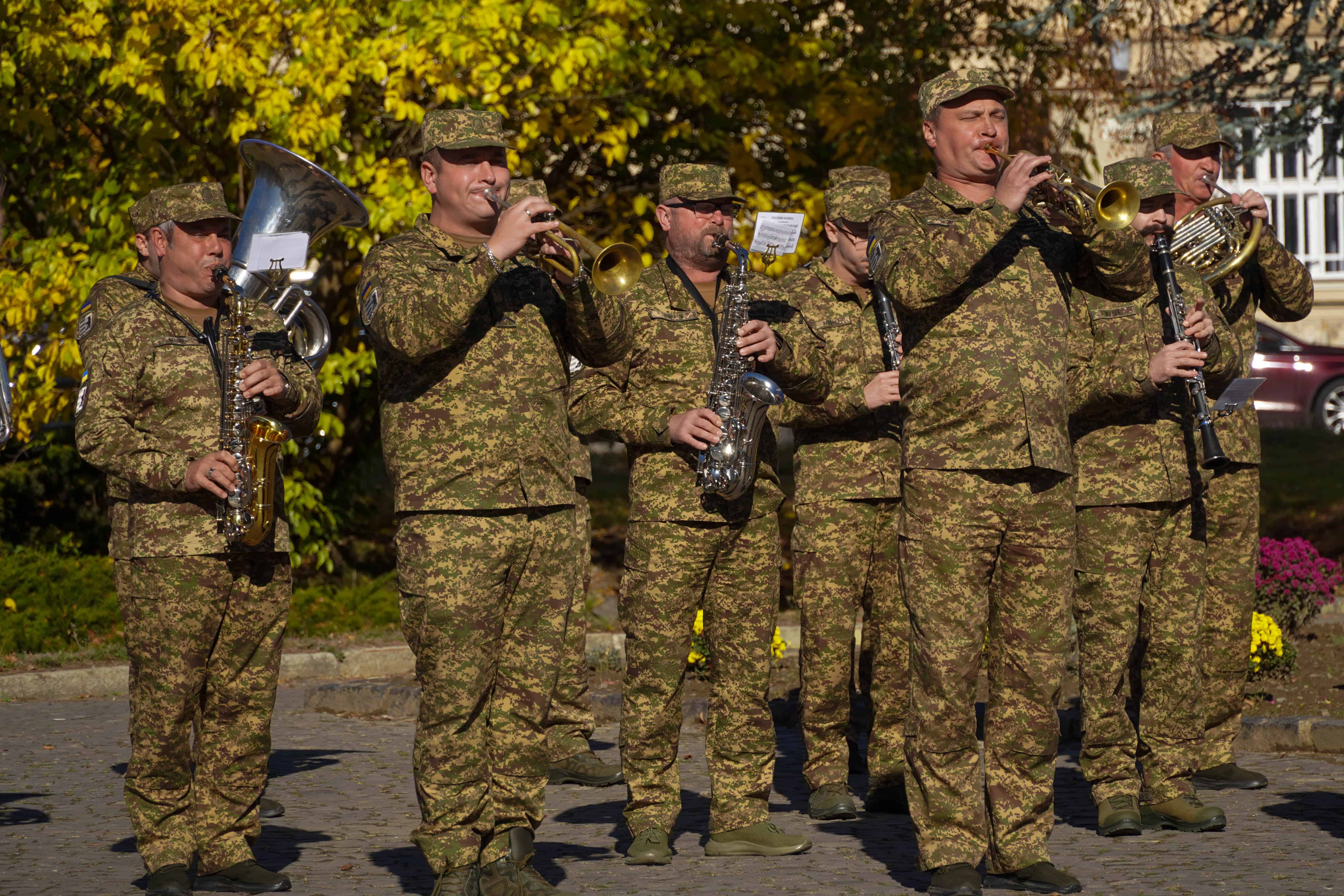 Сьогодні в Ужгороді попрощалися із полеглим Захисником Аркадієм Шугаром
