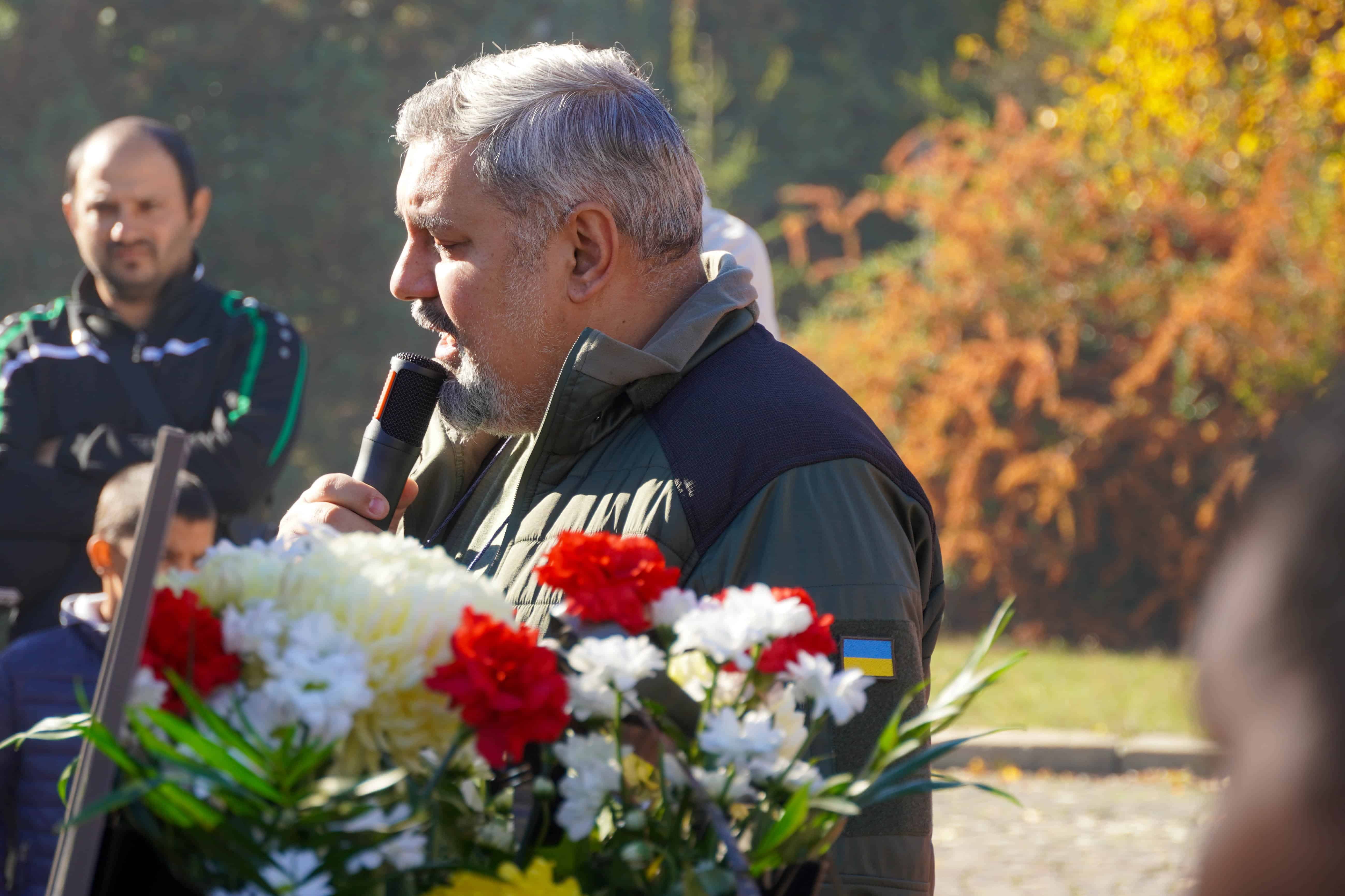 Сьогодні в Ужгороді попрощалися із полеглим Захисником Аркадієм Шугаром
