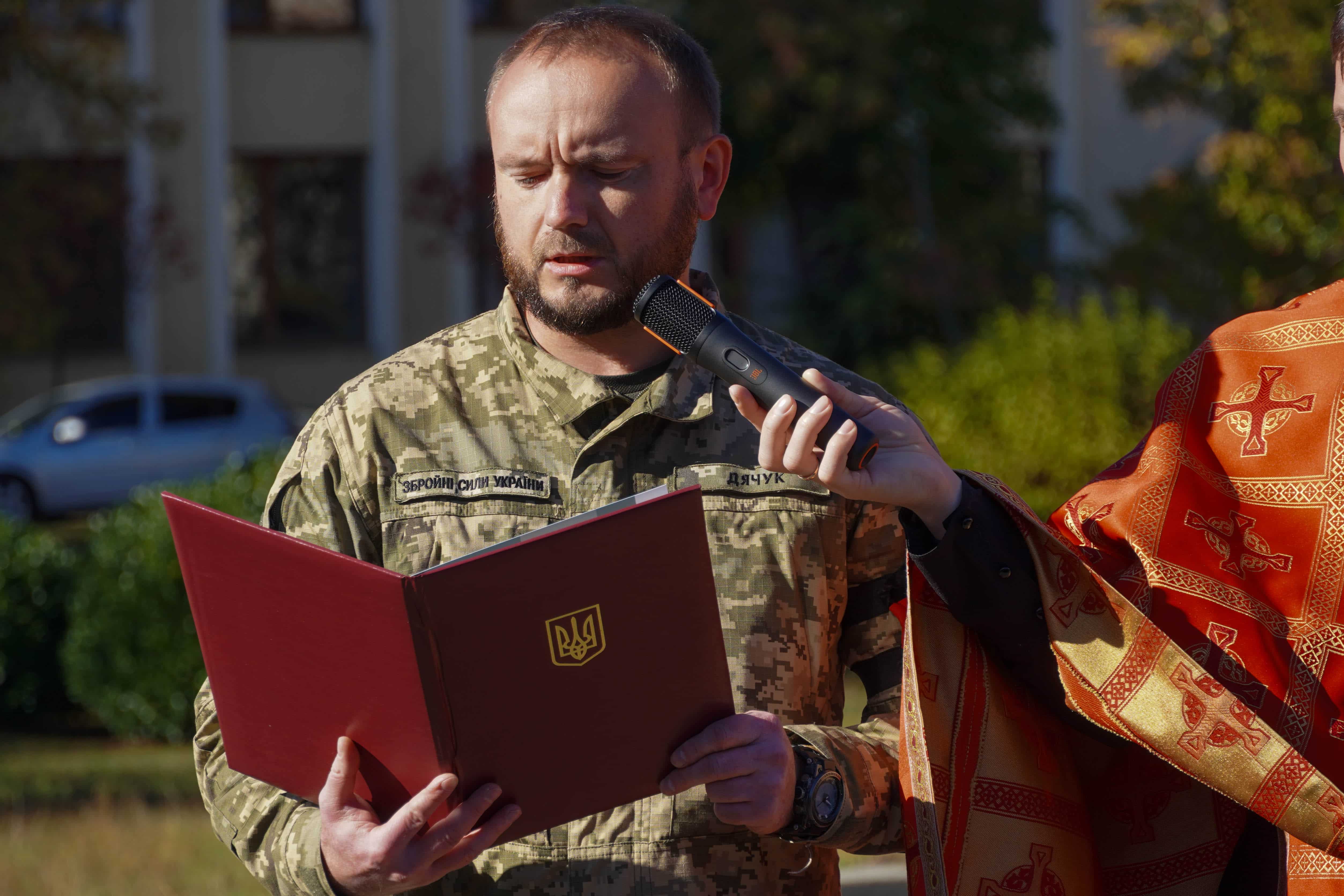 Сьогодні в Ужгороді попрощалися із полеглим Захисником Аркадієм Шугаром