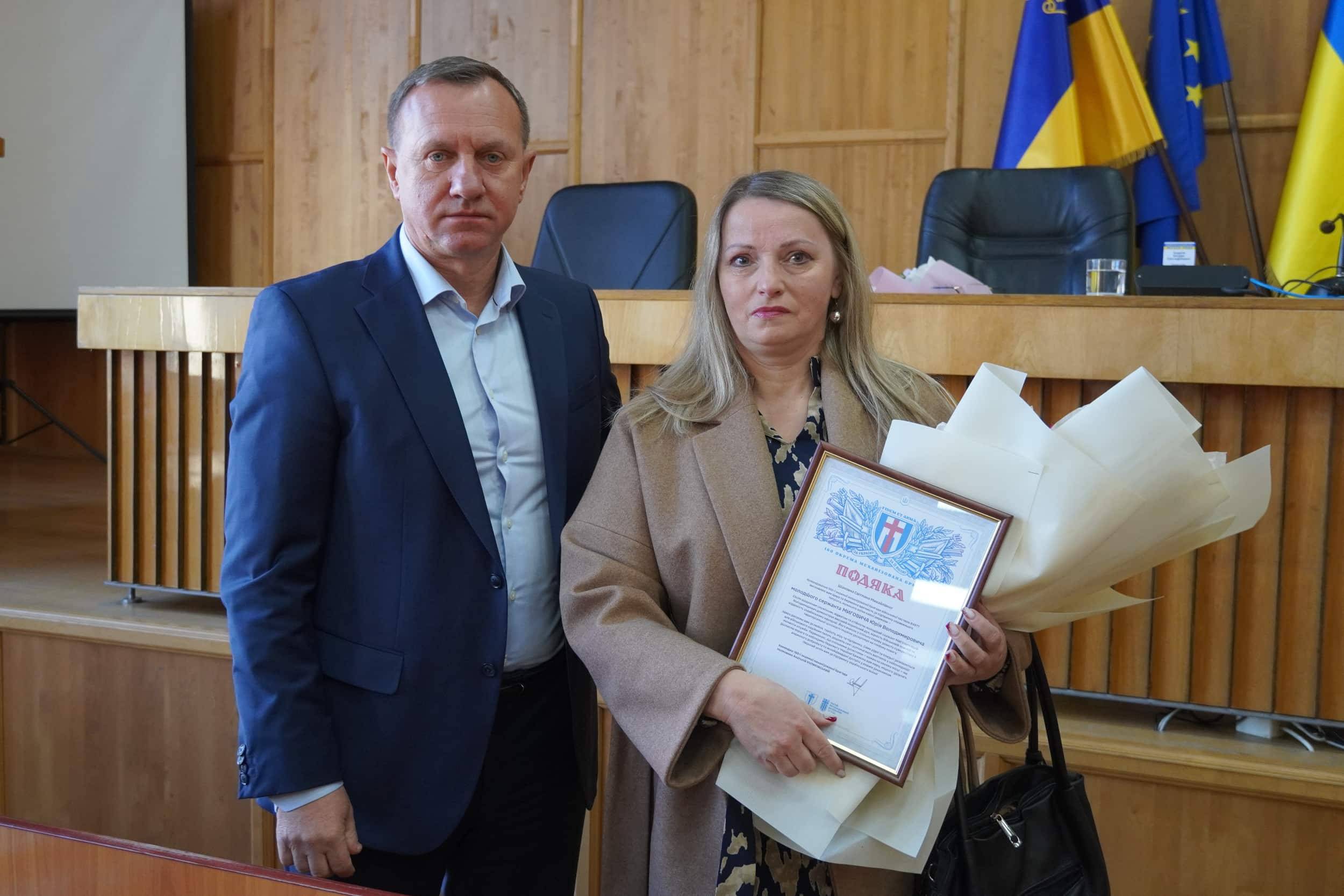 Командування 160-ї окремої механізованої бригади нагородило двох ужгородських захисників
