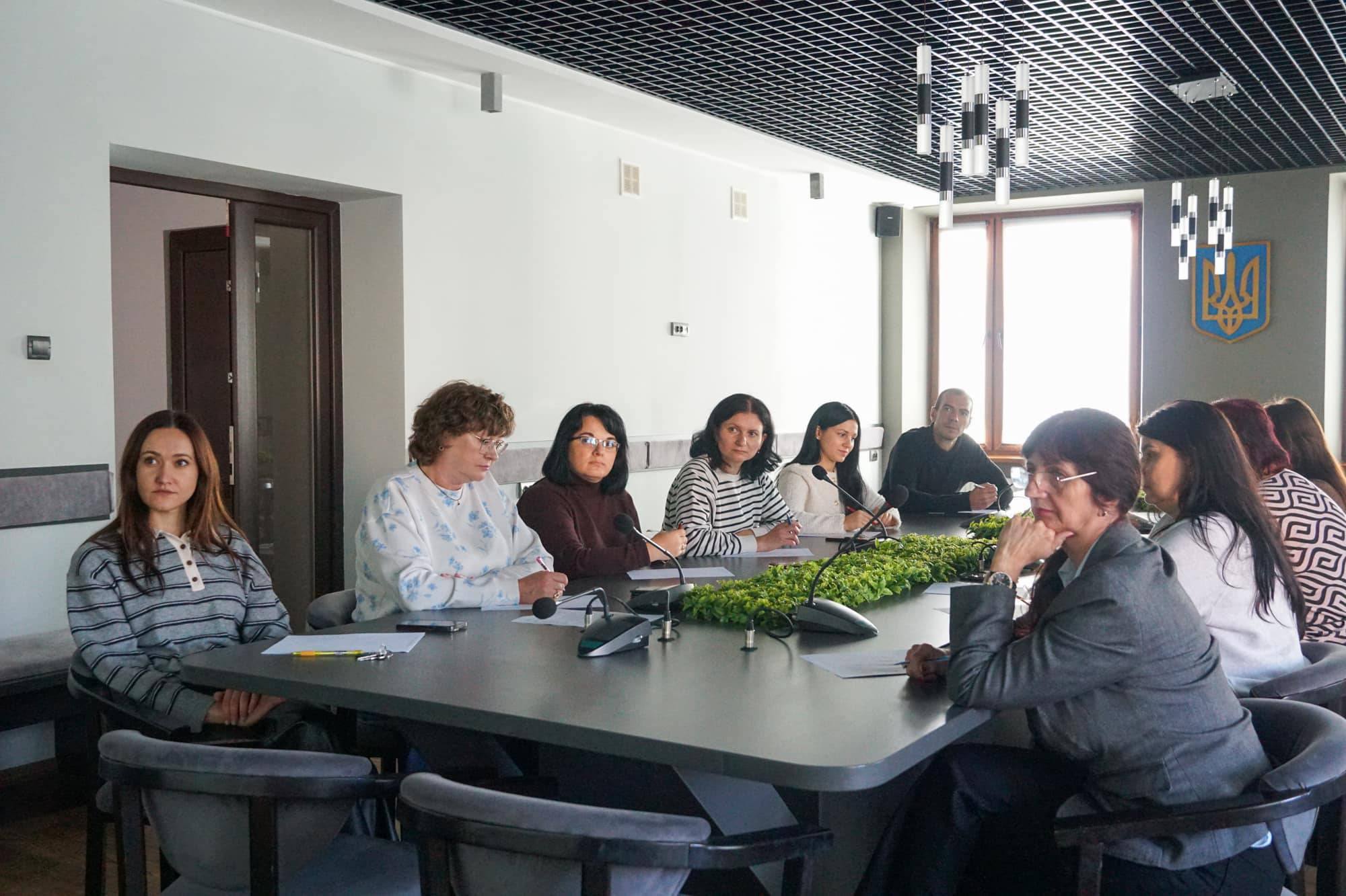 Працівники Ужгородської міської ради долучилися до написання Радіодиктанту національної єдності