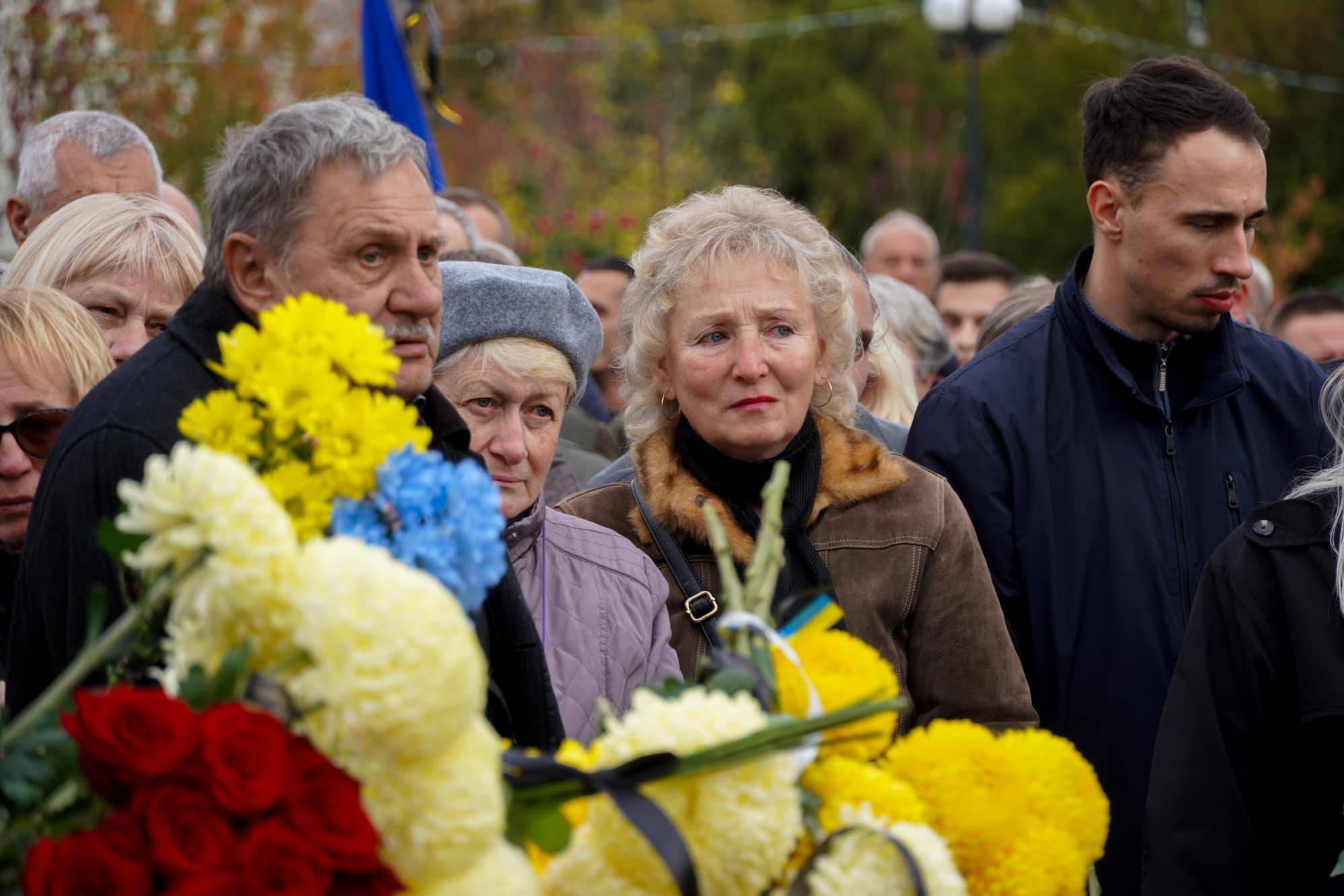 Сьогодні в Ужгороді провели в останню путь молодшого сержанта Анатолія Кофеля – 19-річного воїна, який загинув, захищаючи Україну