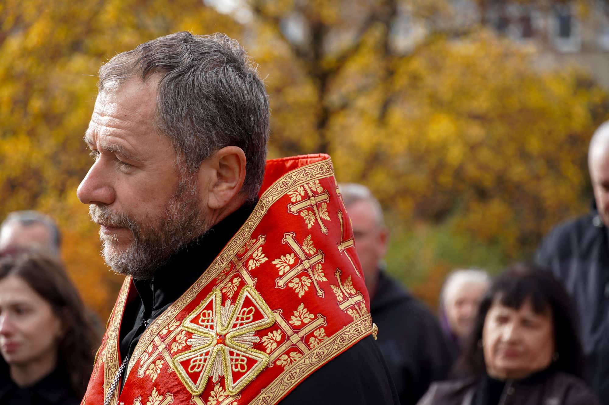 Сьогодні в Ужгороді провели в останню путь молодшого сержанта Анатолія Кофеля – 19-річного воїна, який загинув, захищаючи Україну