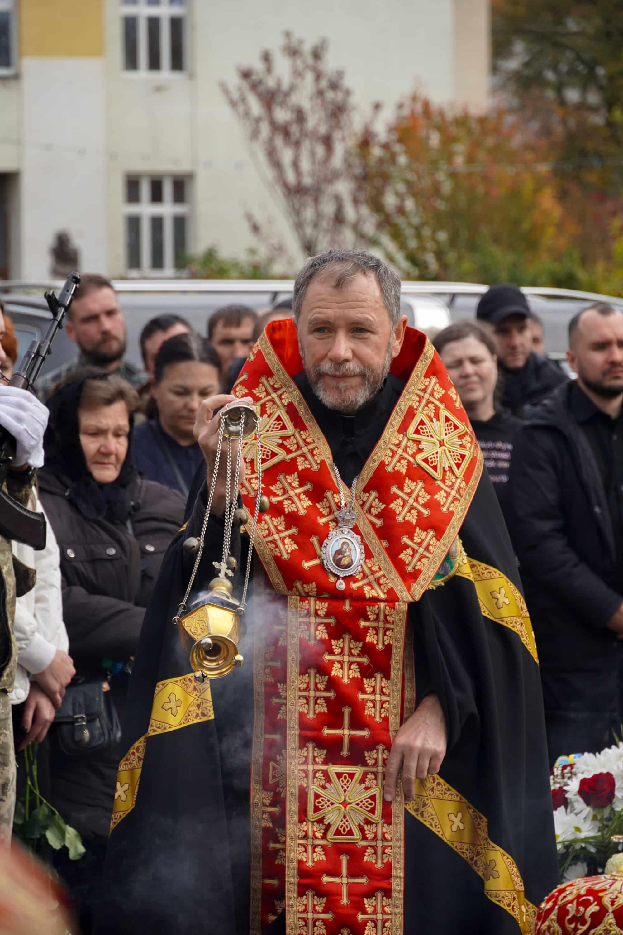 Сьогодні в Ужгороді провели в останню путь молодшого сержанта Анатолія Кофеля – 19-річного воїна, який загинув, захищаючи Україну