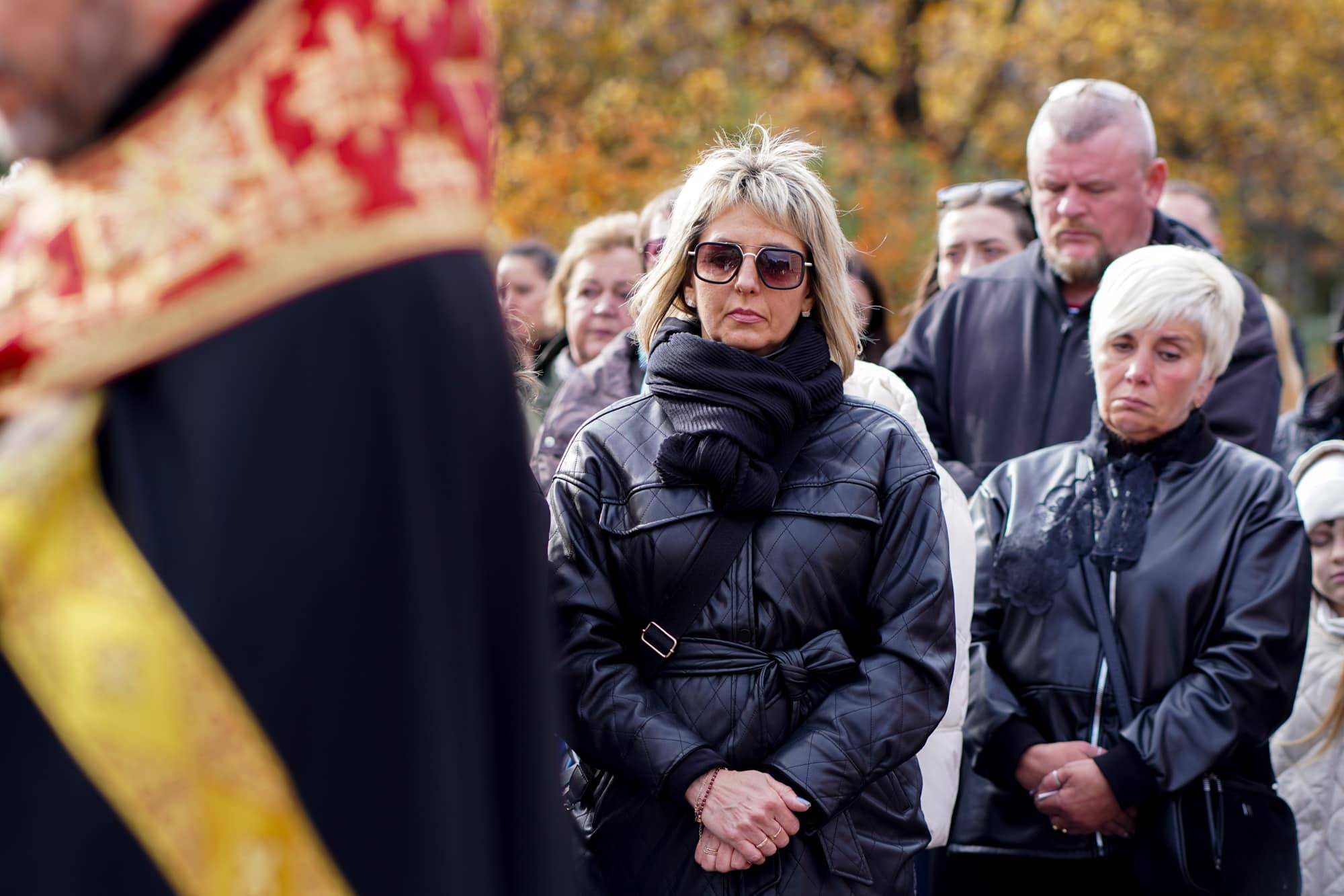 Сьогодні в Ужгороді провели в останню путь молодшого сержанта Анатолія Кофеля – 19-річного воїна, який загинув, захищаючи Україну
