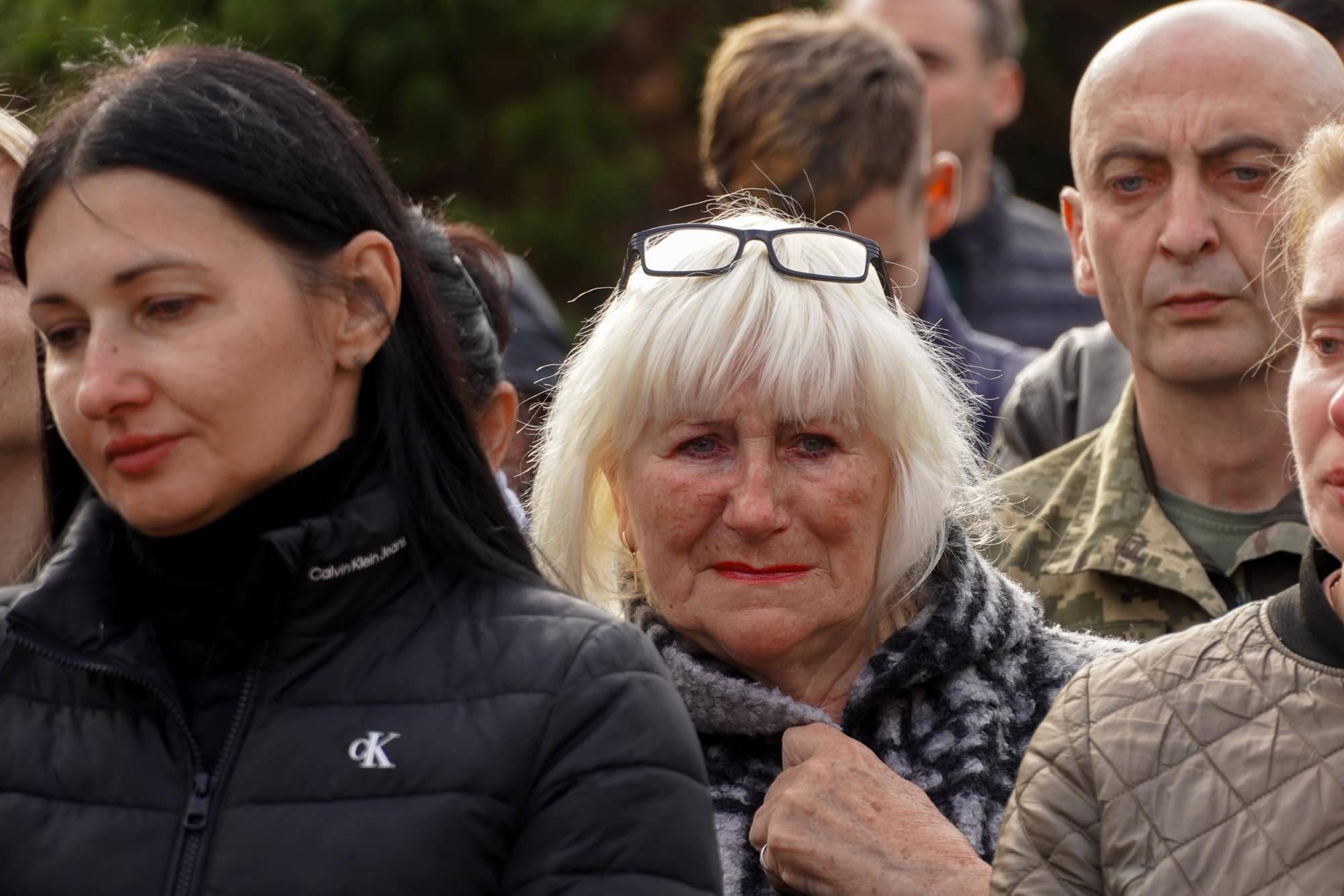 Сьогодні в Ужгороді провели в останню путь молодшого сержанта Анатолія Кофеля – 19-річного воїна, який загинув, захищаючи Україну