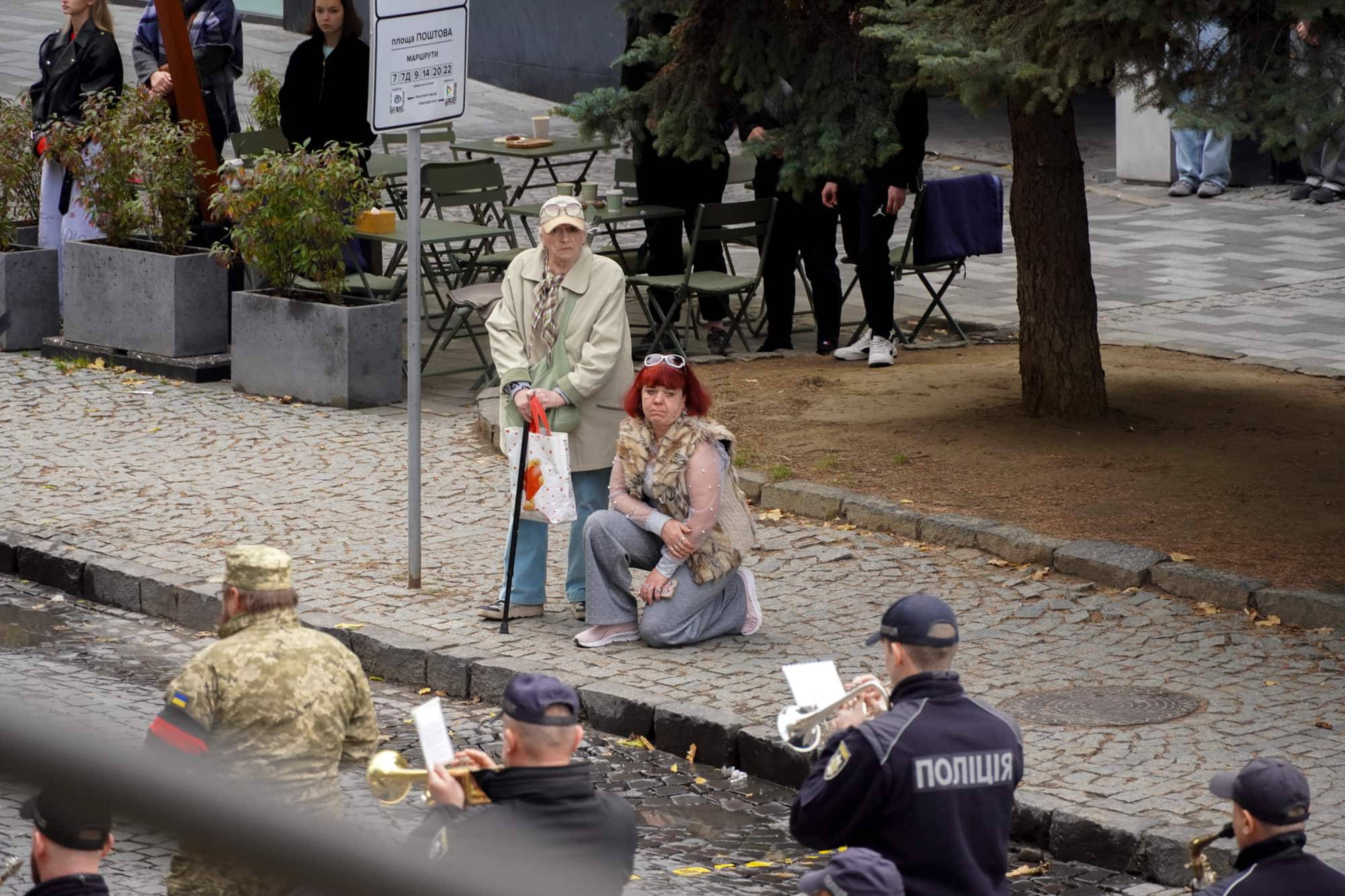 Сьогодні в Ужгороді провели в останню путь молодшого сержанта Анатолія Кофеля – 19-річного воїна, який загинув, захищаючи Україну