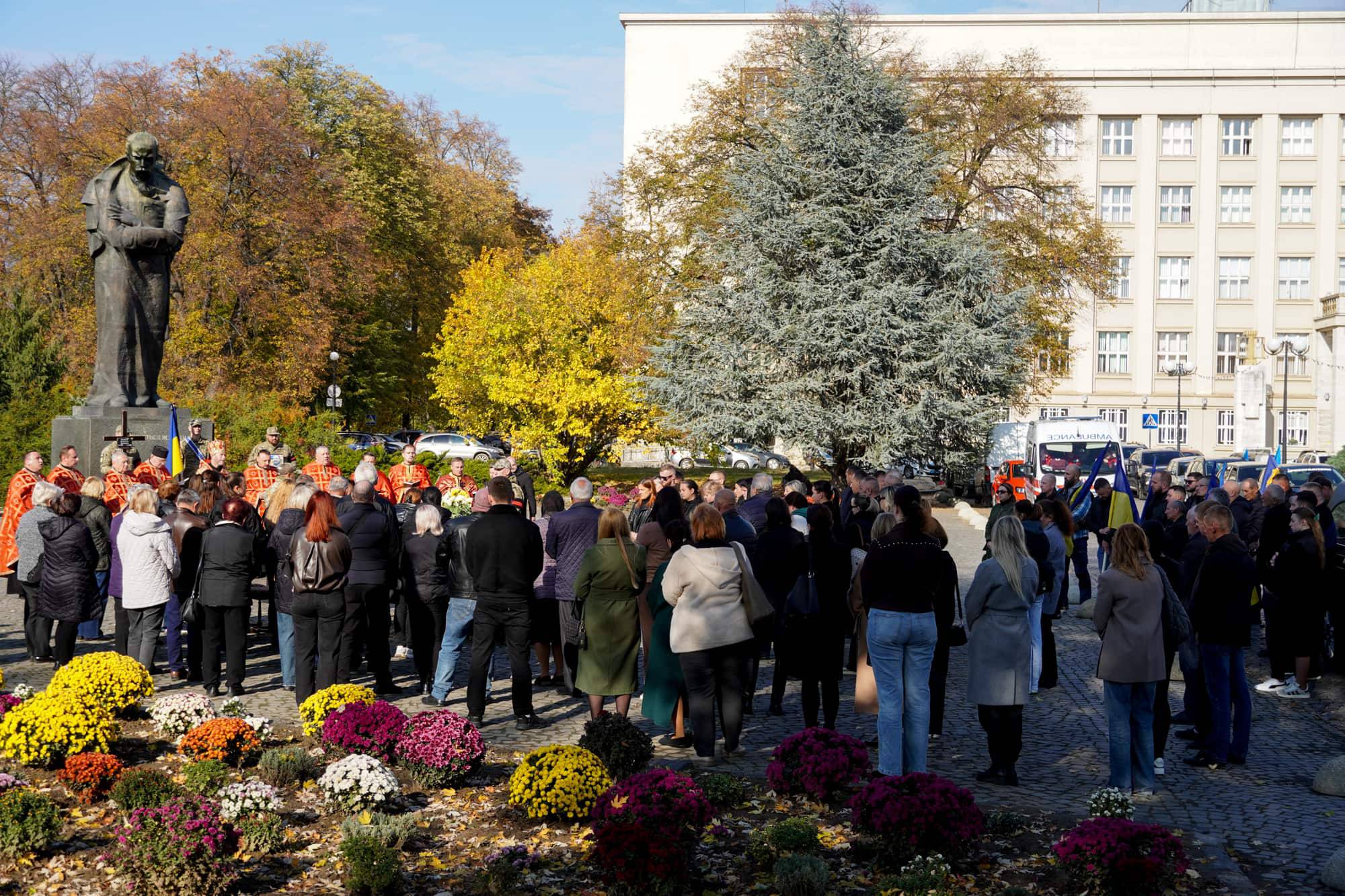 В Ужгороді попрощалися із молодшим сержантом Валентином Балогою