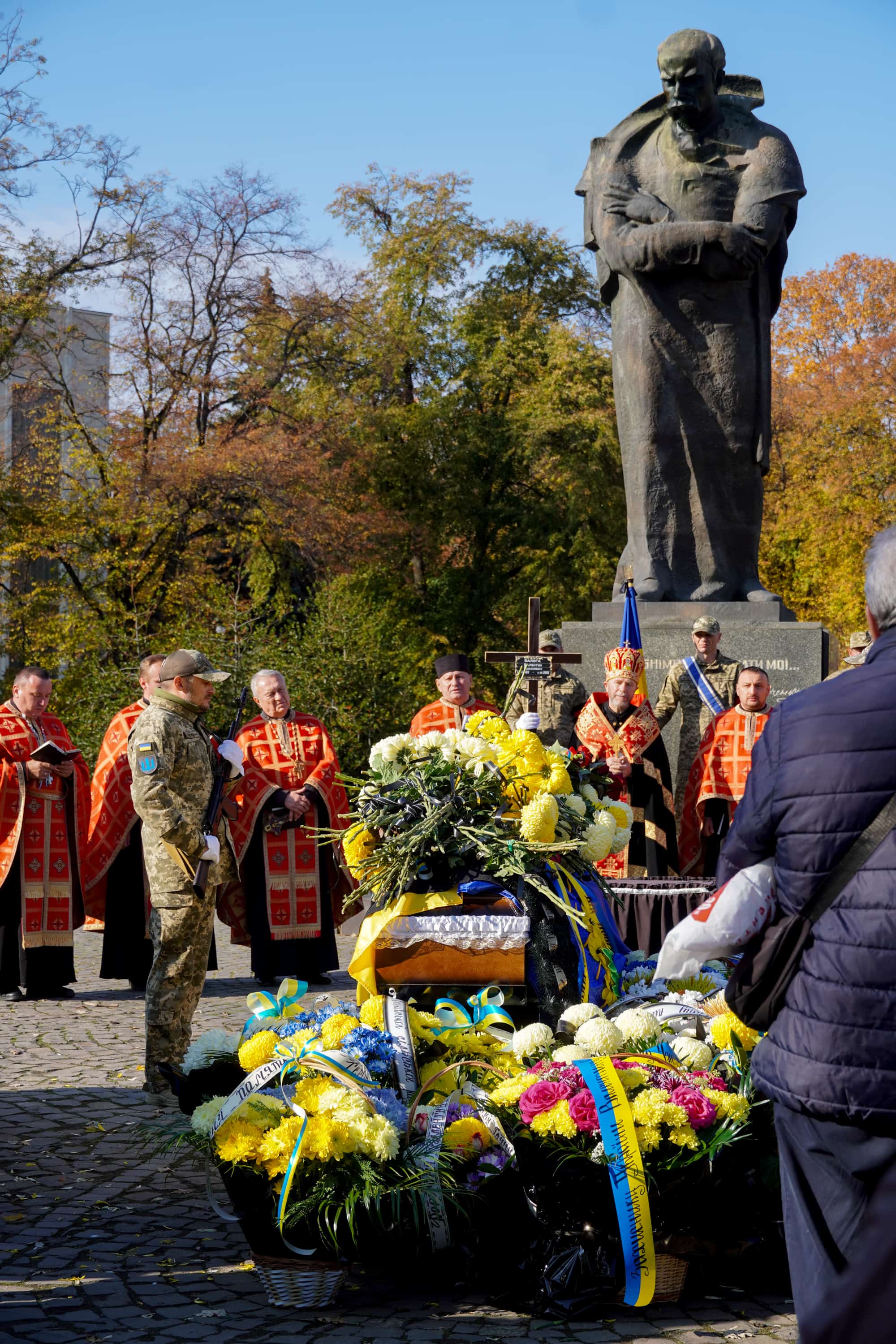 В Ужгороді попрощалися із молодшим сержантом Валентином Балогою