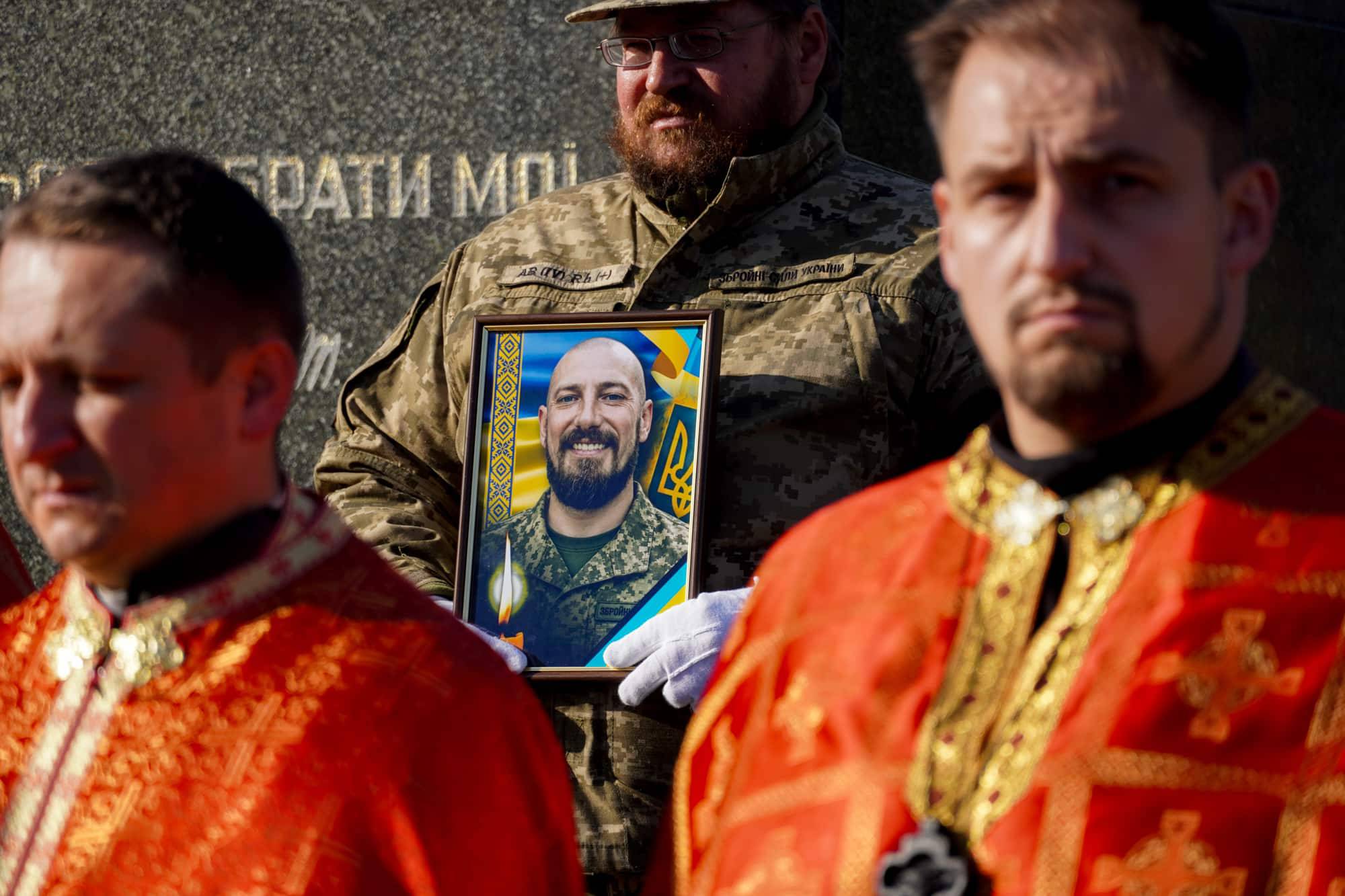 В Ужгороді попрощалися із молодшим сержантом Валентином Балогою