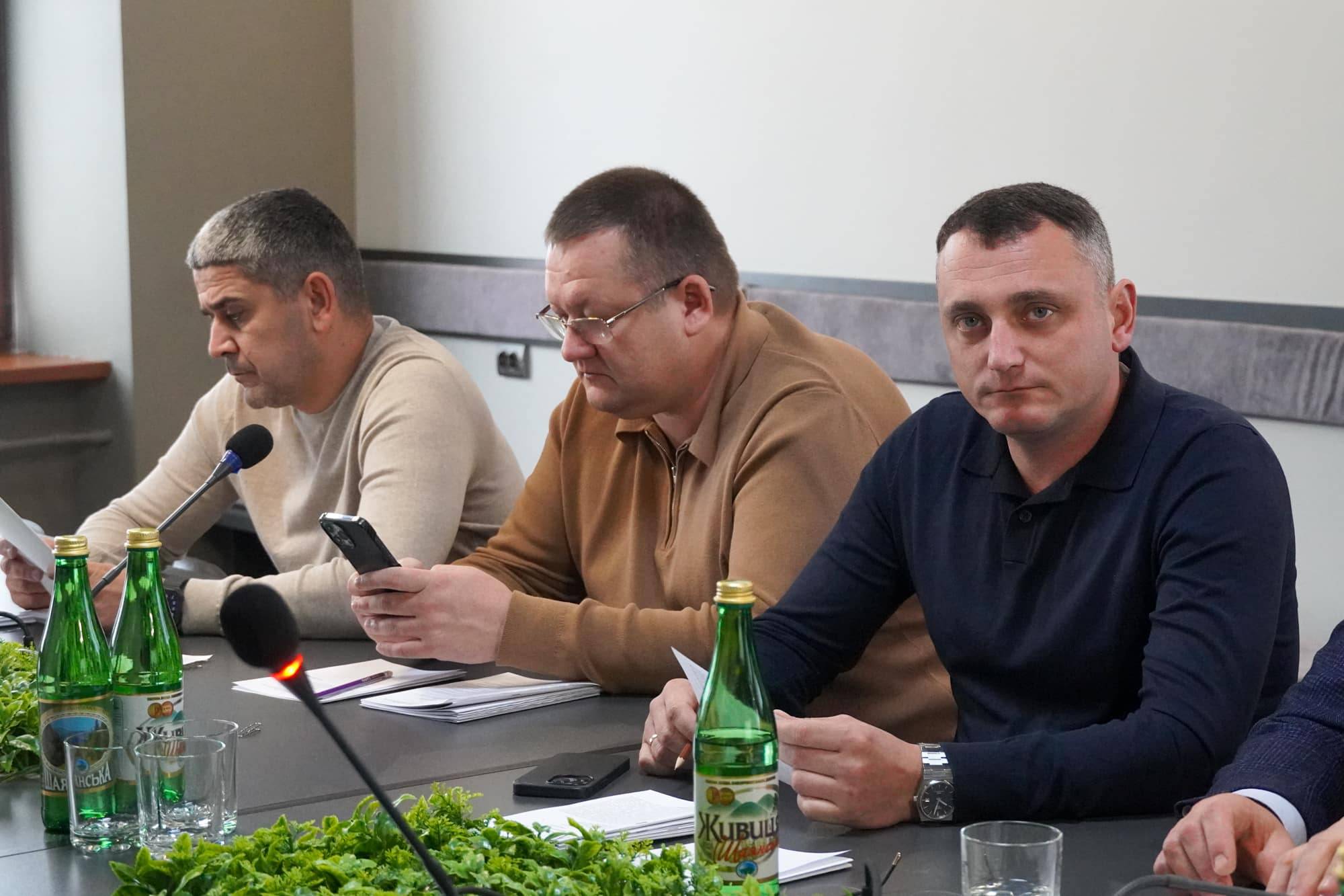 Чергове засідання виконкому Ужгородської міськради: про матеріальний резерв, житлові будинки та міські програми