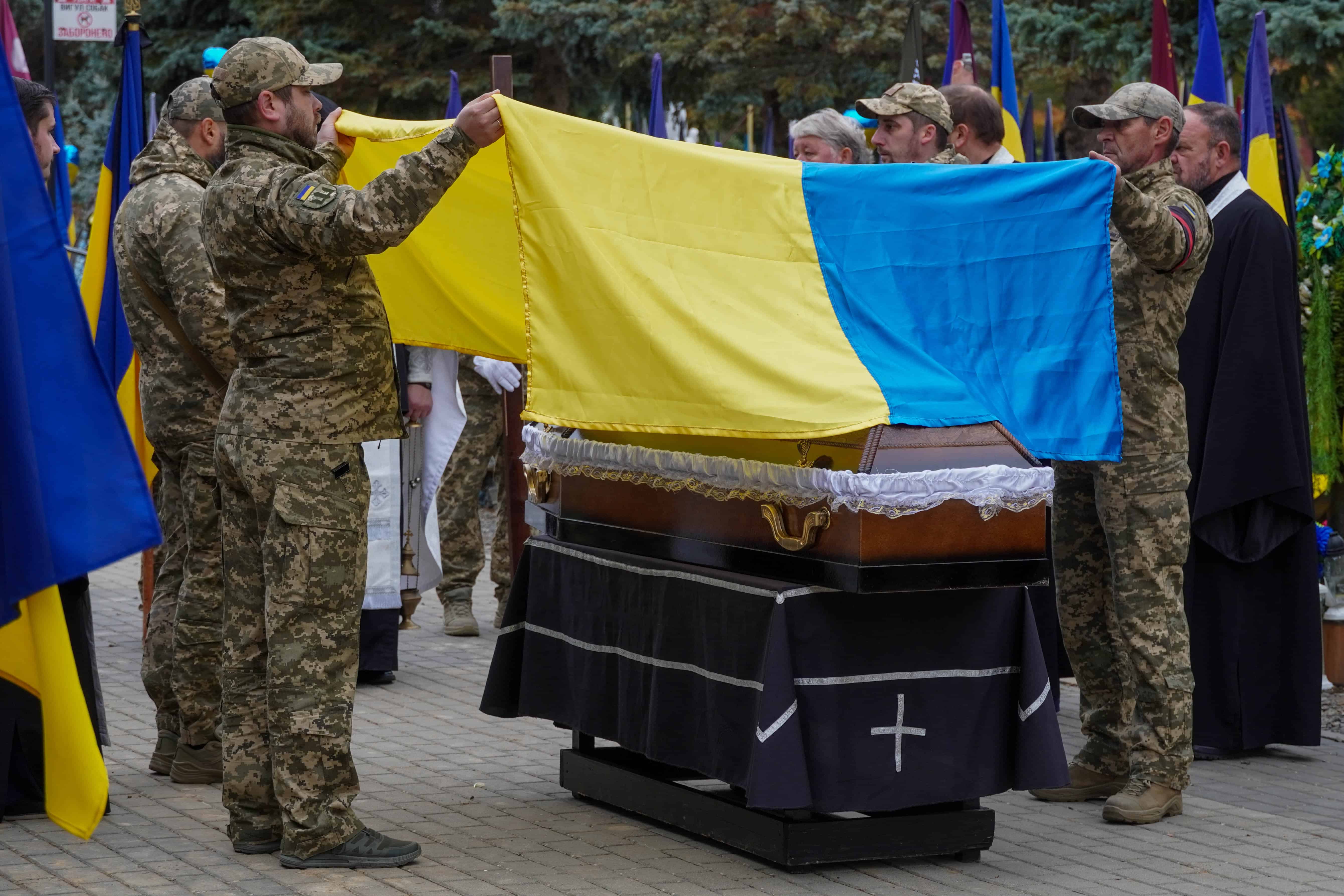 Понад півтора року рідні чекали на його повернення: до Ужгорода повернувся «на щиті» 36-річний старший солдат Дмитро Шевчук