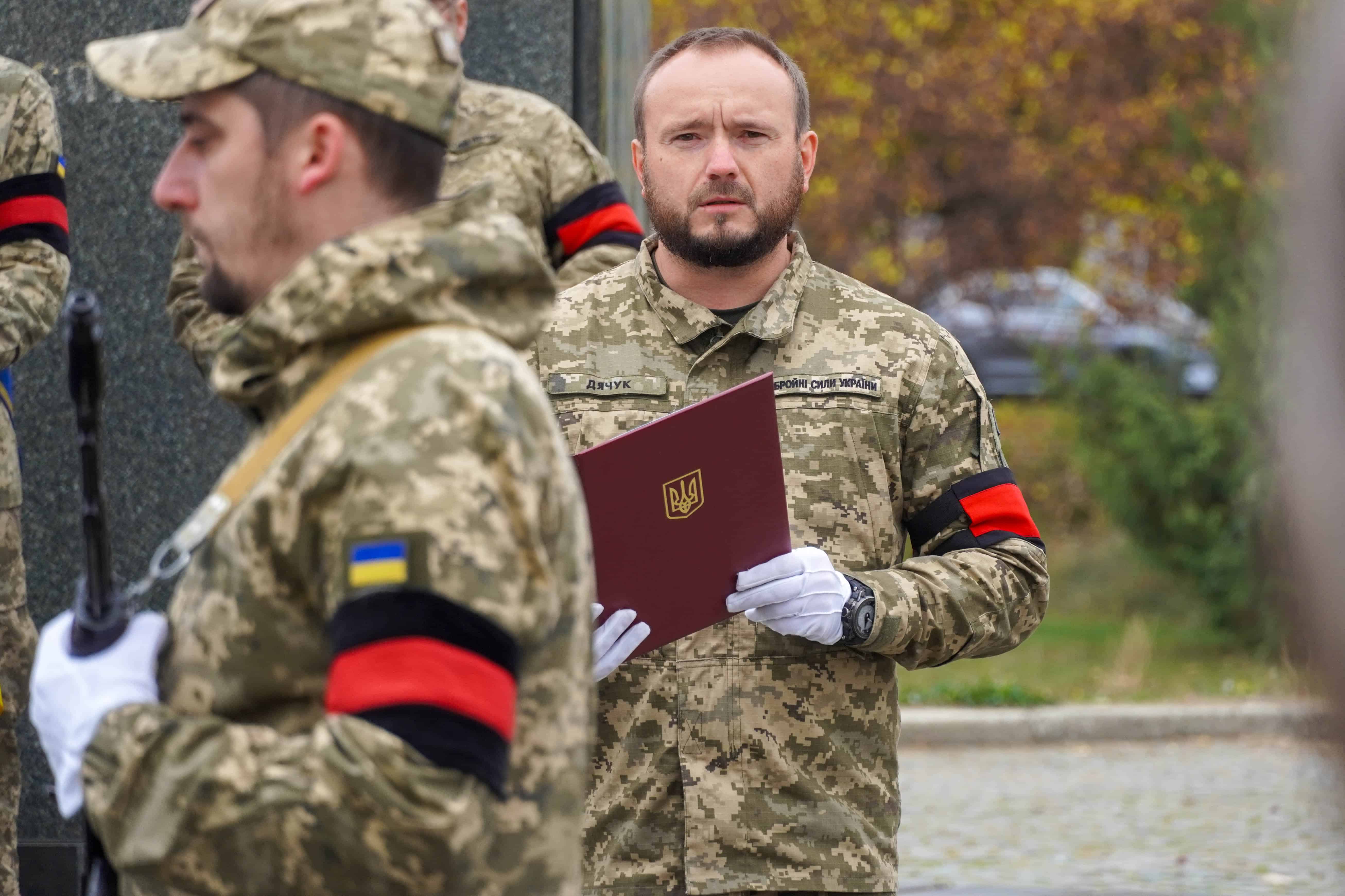 Понад півтора року рідні чекали на його повернення: до Ужгорода повернувся «на щиті» 36-річний старший солдат Дмитро Шевчук
