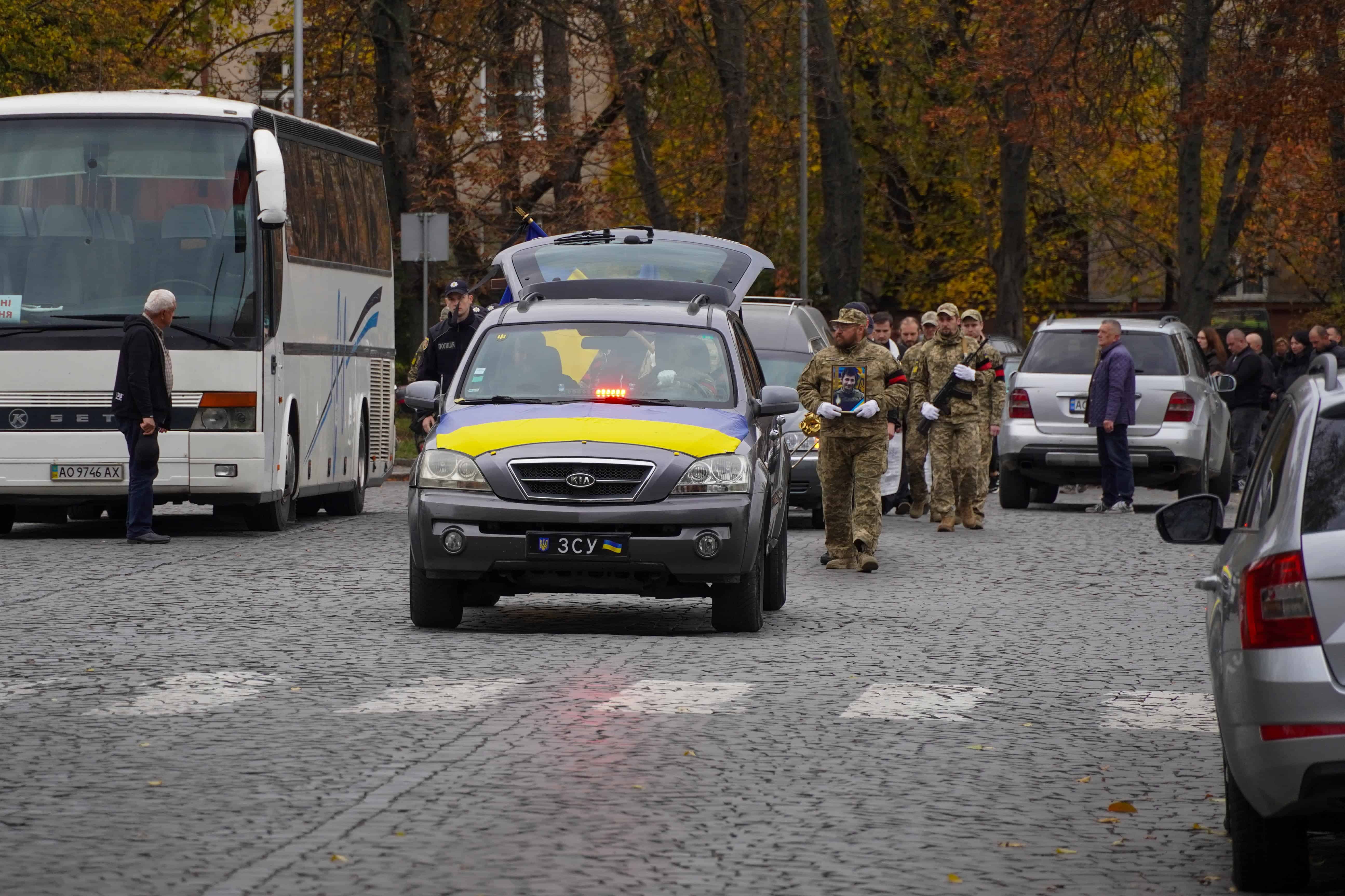 Понад півтора року рідні чекали на його повернення: до Ужгорода повернувся «на щиті» 36-річний старший солдат Дмитро Шевчук
