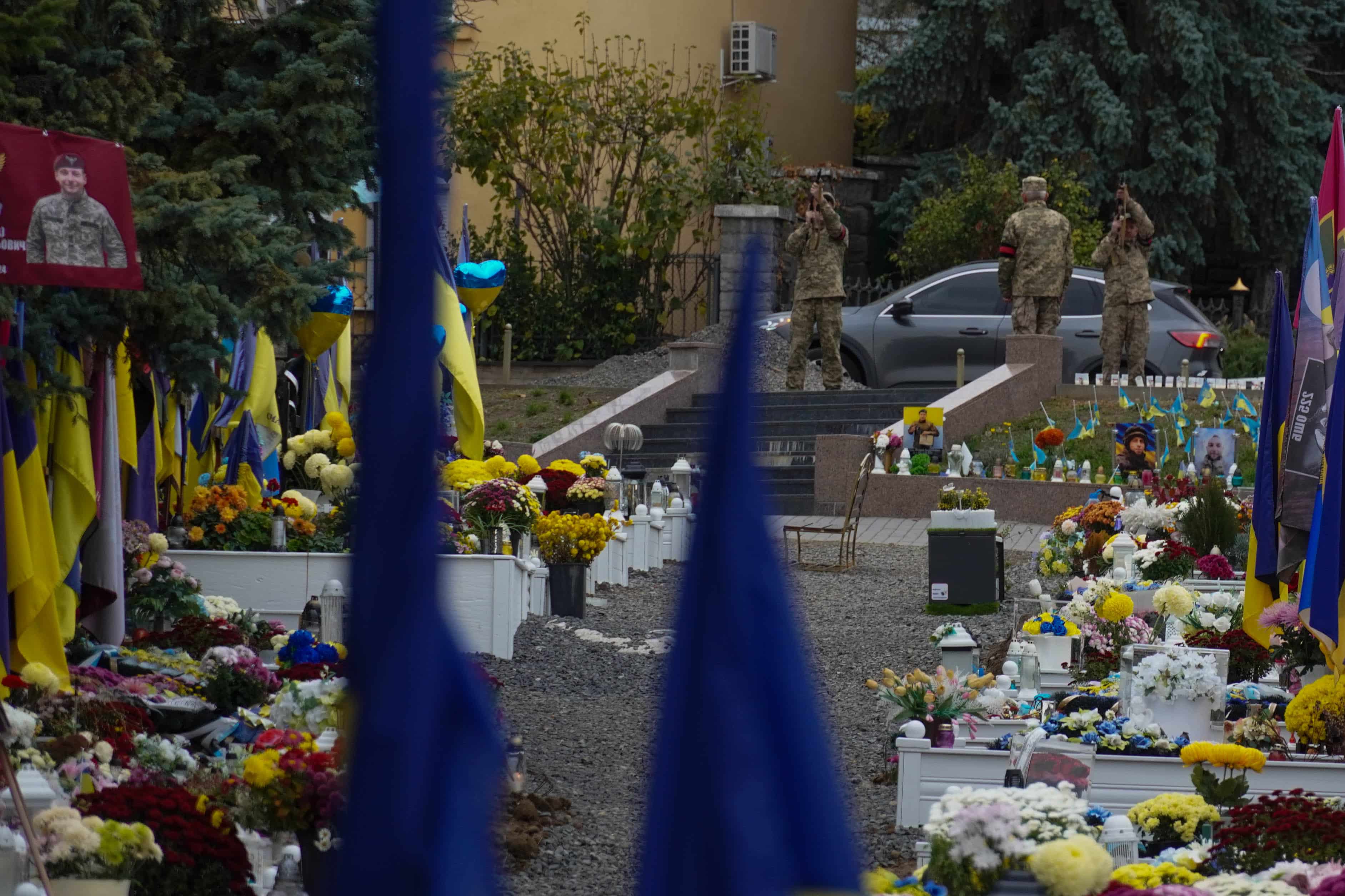 Понад півтора року рідні чекали на його повернення: до Ужгорода повернувся «на щиті» 36-річний старший солдат Дмитро Шевчук