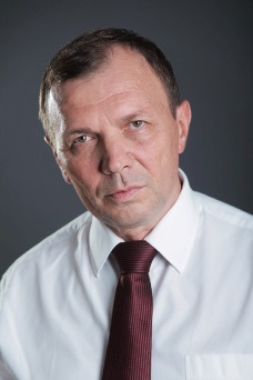 Віктор Погорєлов: “Ужгородська міська влада знищує корупційні схеми, а аж ніяк не “відновлює” їх!”