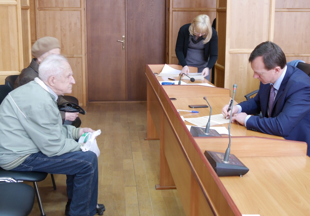 Майже чотири десятки звернень розглянули під час прийому громадян міським головою