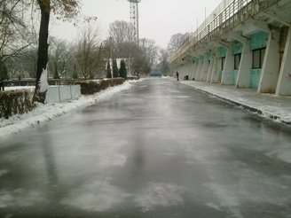 Напередодні Дня Святого Миколая в Ужгороді відкриють мега-ковзанку