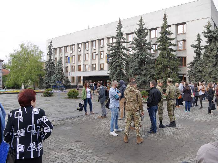 Перед сесією надійшло повідомлення про замінування міської ради