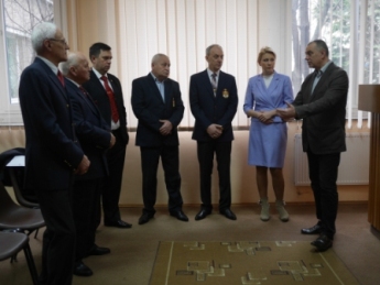 Дитячій лікарні Ужгорода благодійники вручили медичне обладнання